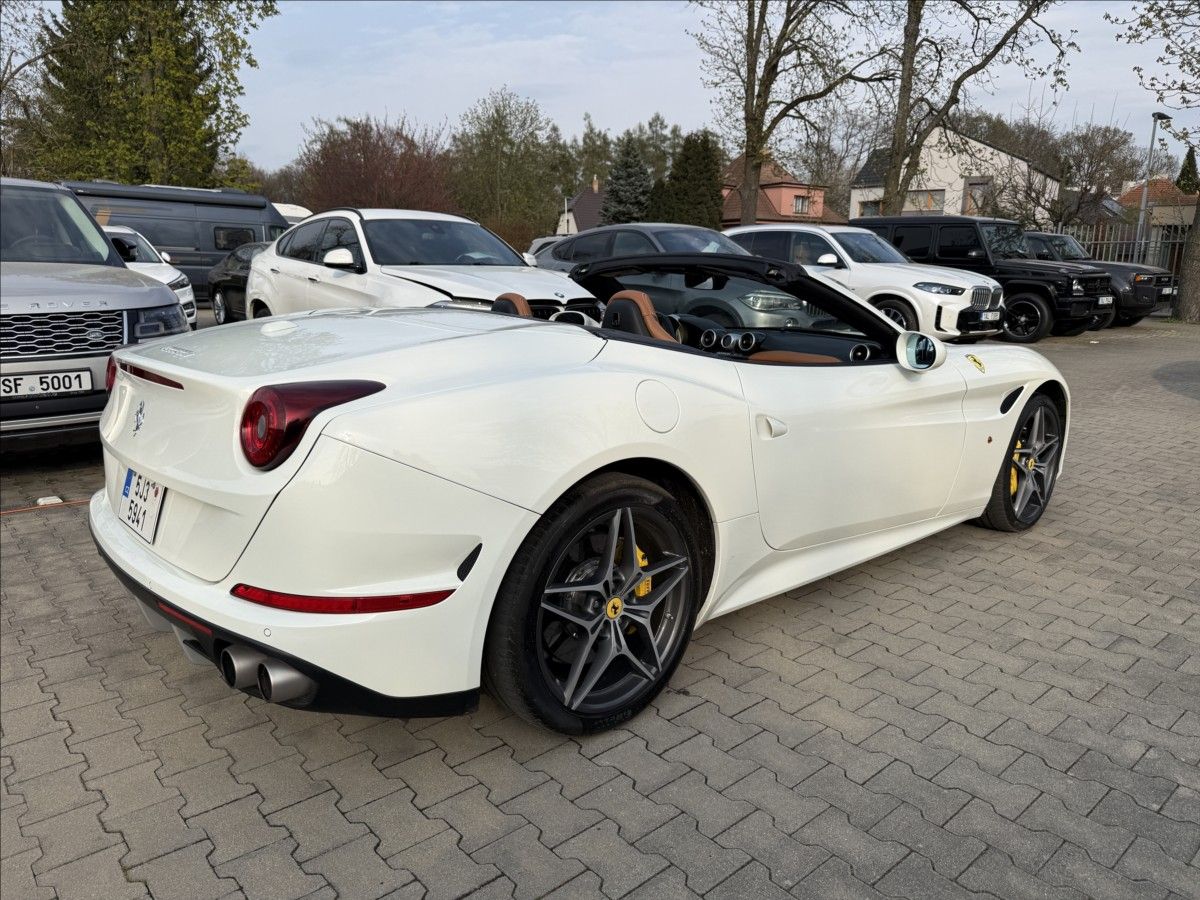 Ferrari California, T 3,9 V8 412 kW - fotka 3