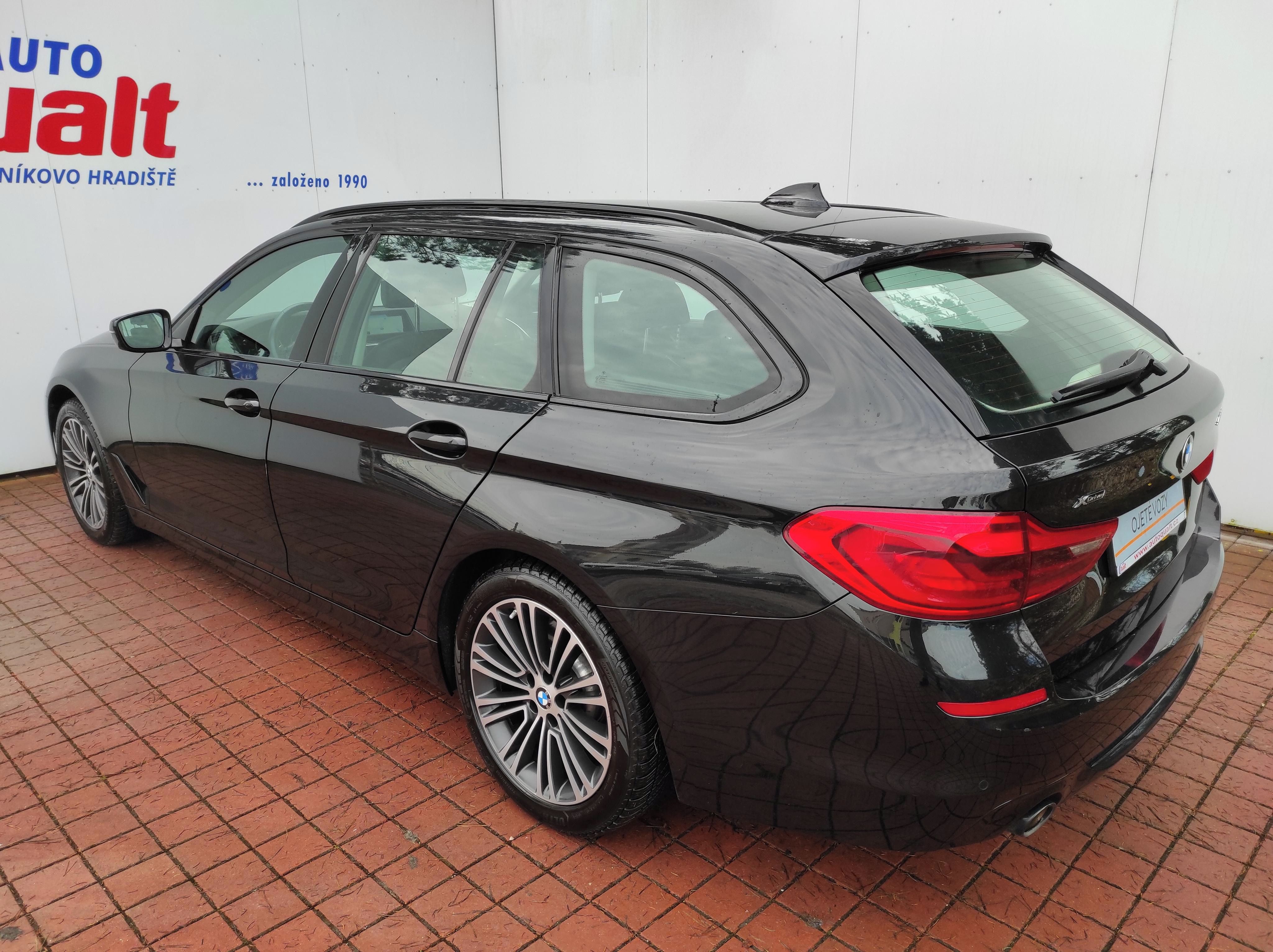 BMW Řada 5, 520d xDrive Sportline ČR - fotka 6