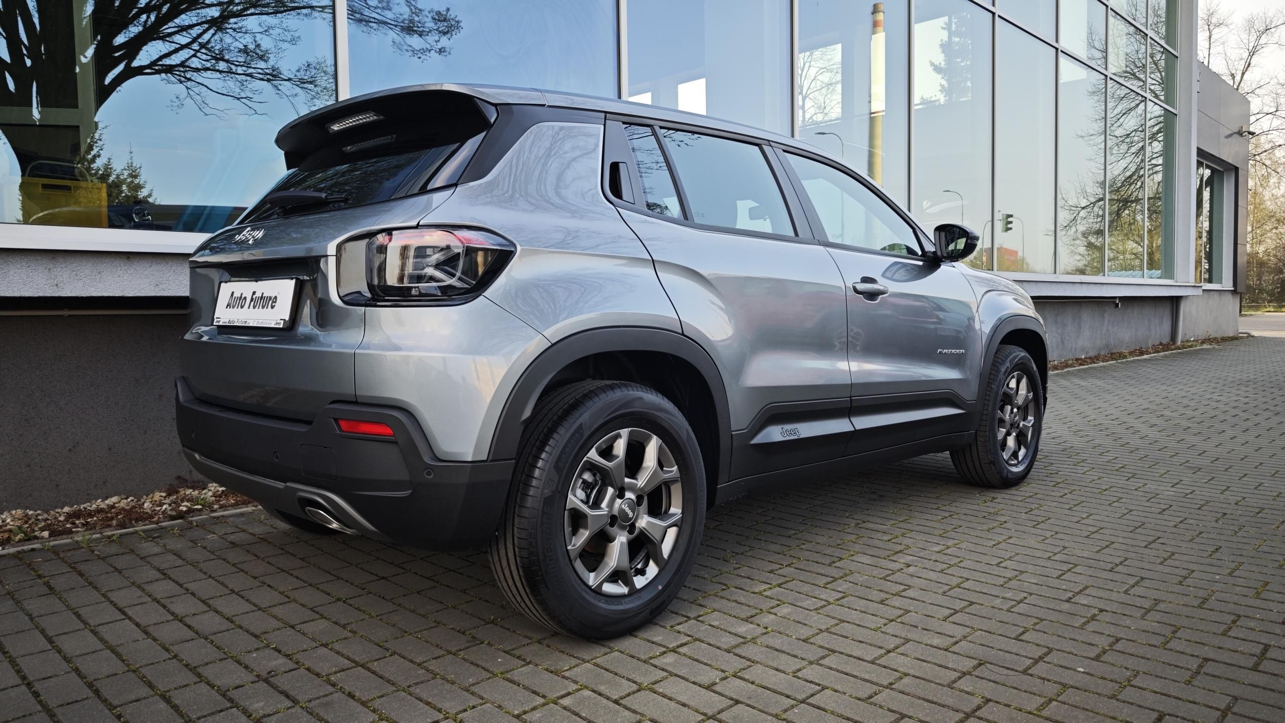 Jeep Avenger, Longitude 1,2 100PS manuál - fotka 3