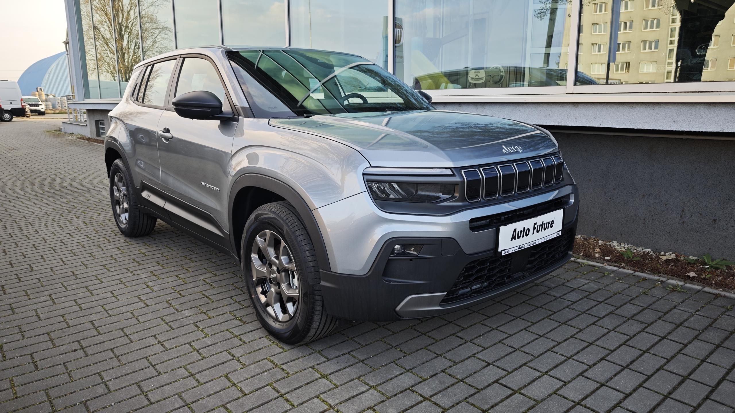 Jeep Avenger, Longitude 1,2 100PS manuál