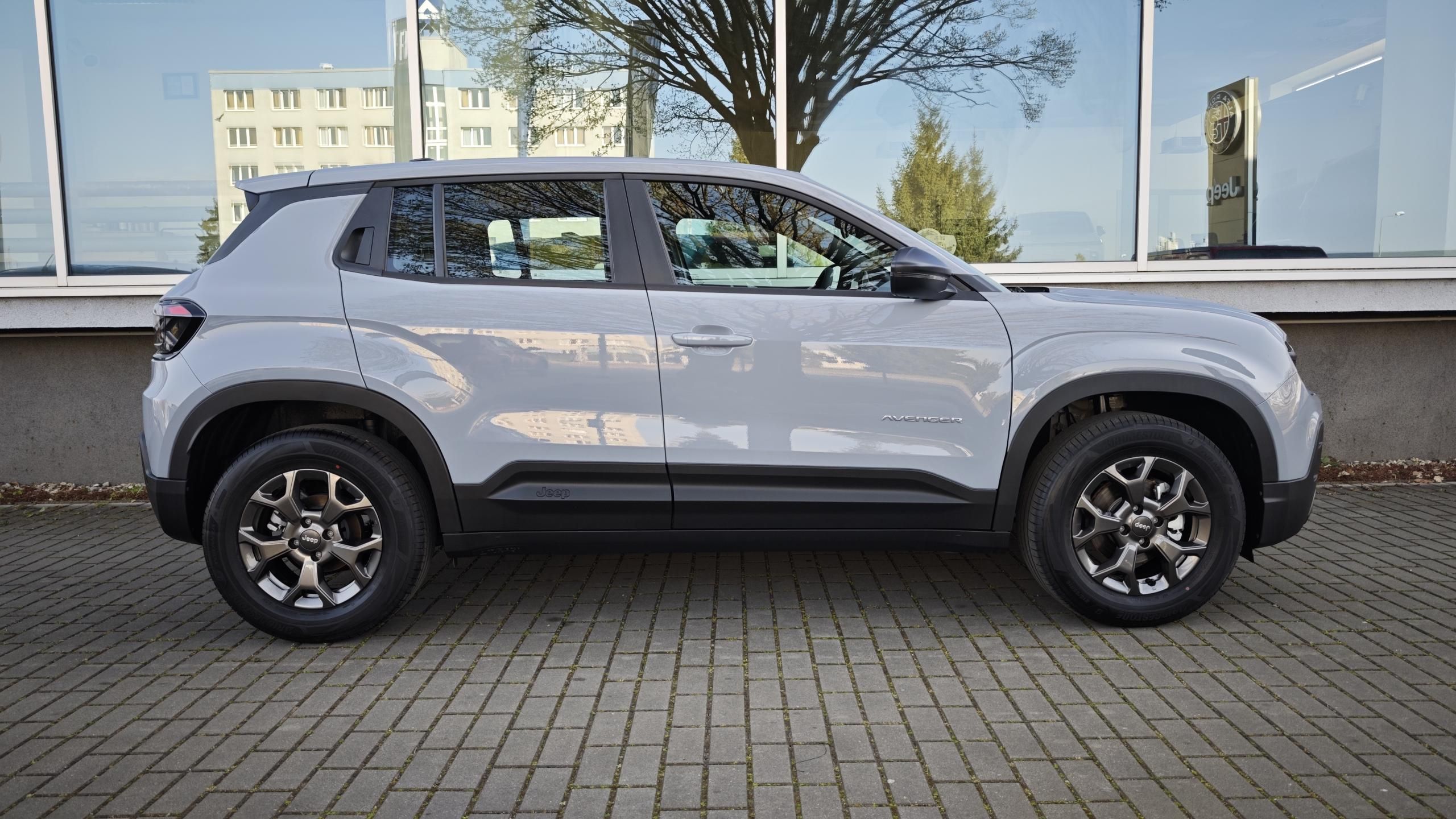 Jeep Avenger, Longitude 1,2 100PS manuál - fotka 5