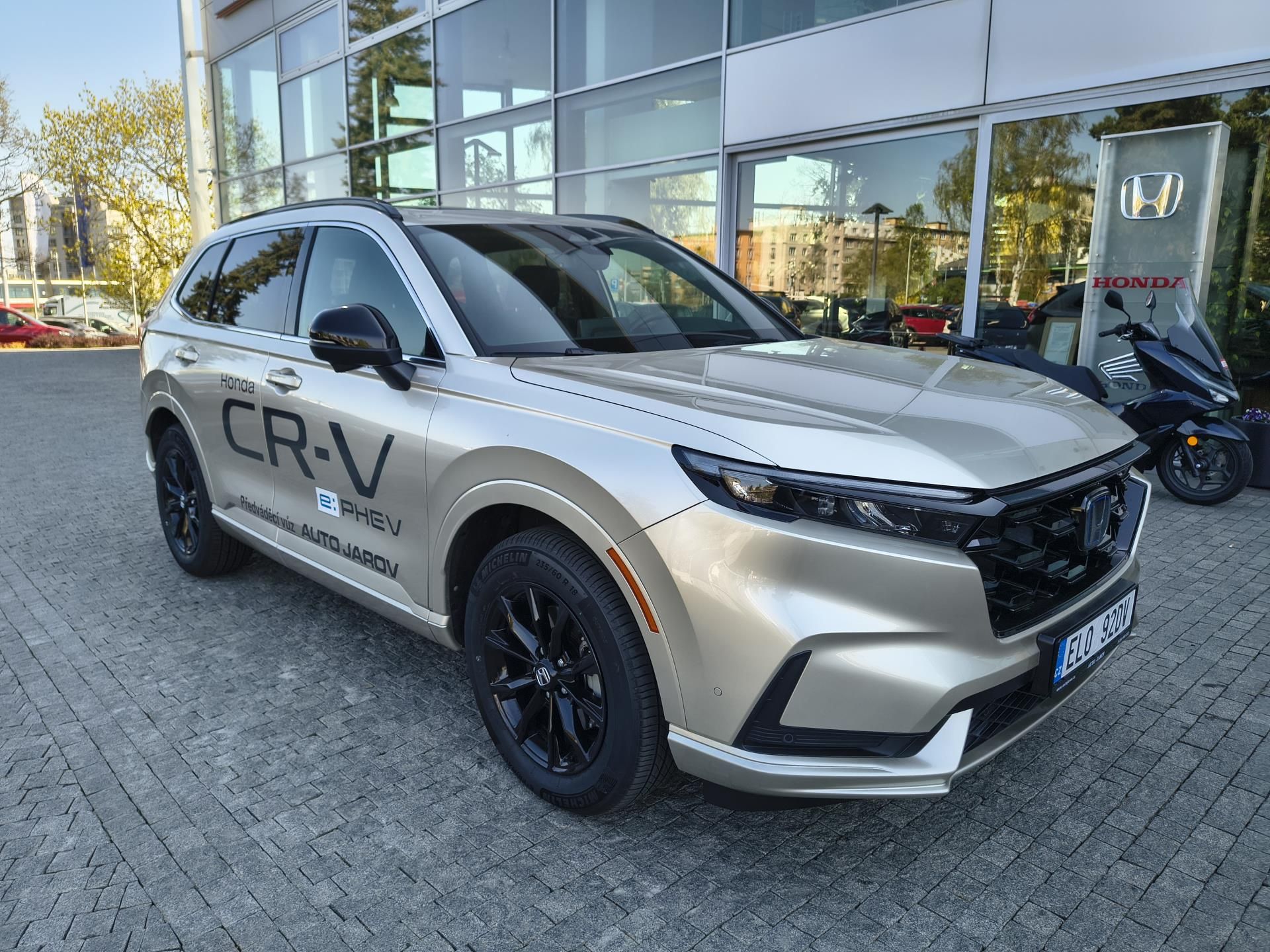Honda CR-V, e:PHEV 2.0 i-MMD Advance Tech - fotka 4