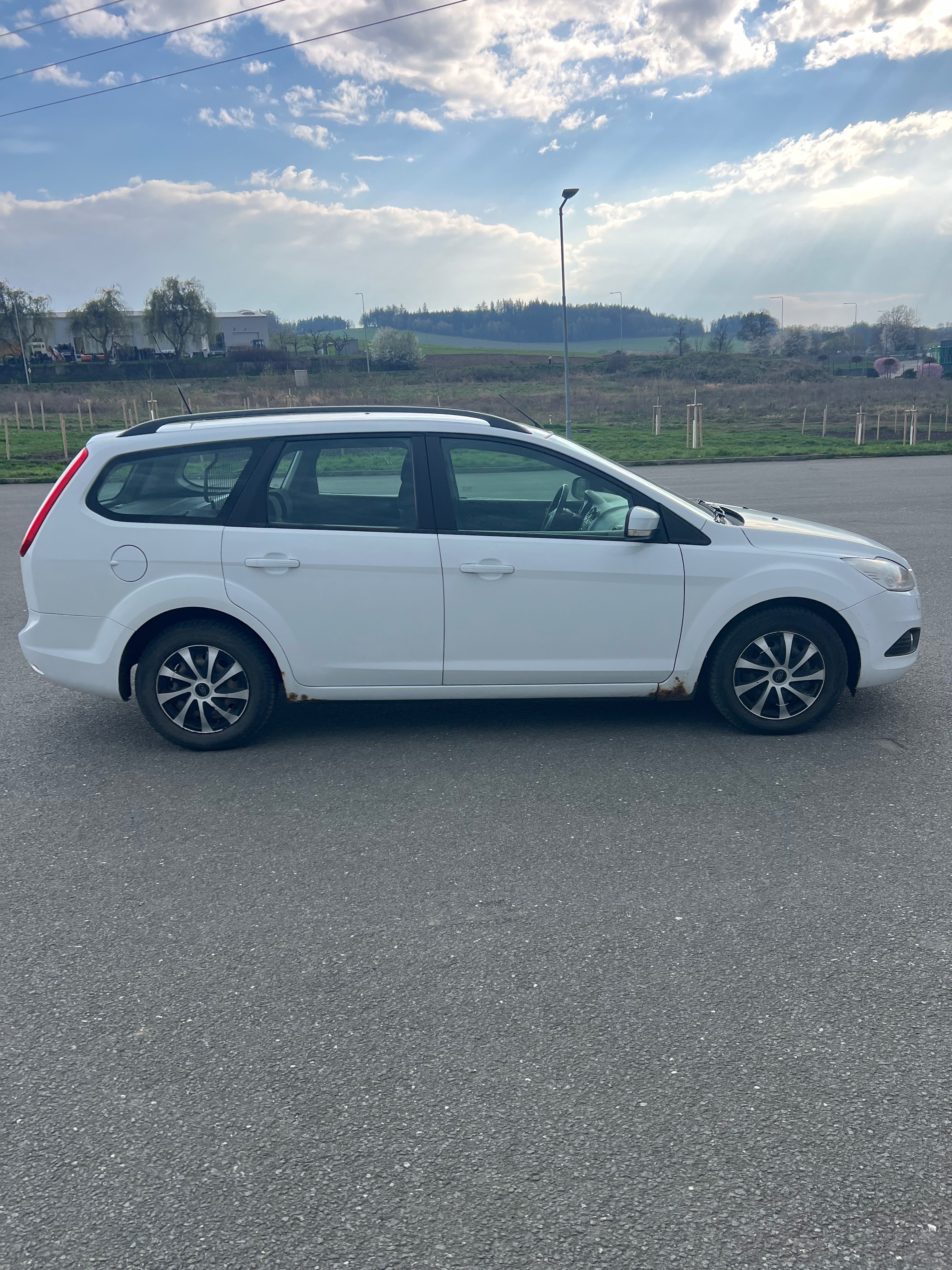 Ford Focus, 1,6i 74kw - fotka 6