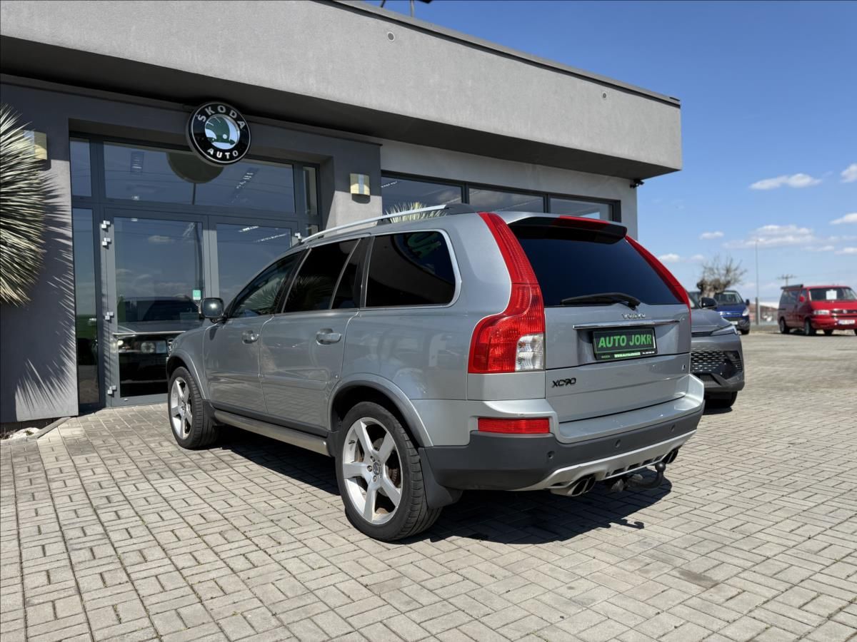 Volvo XC90, 2,4 D5 147kW 4x4 AUTOMAT ČR  R - fotka 6