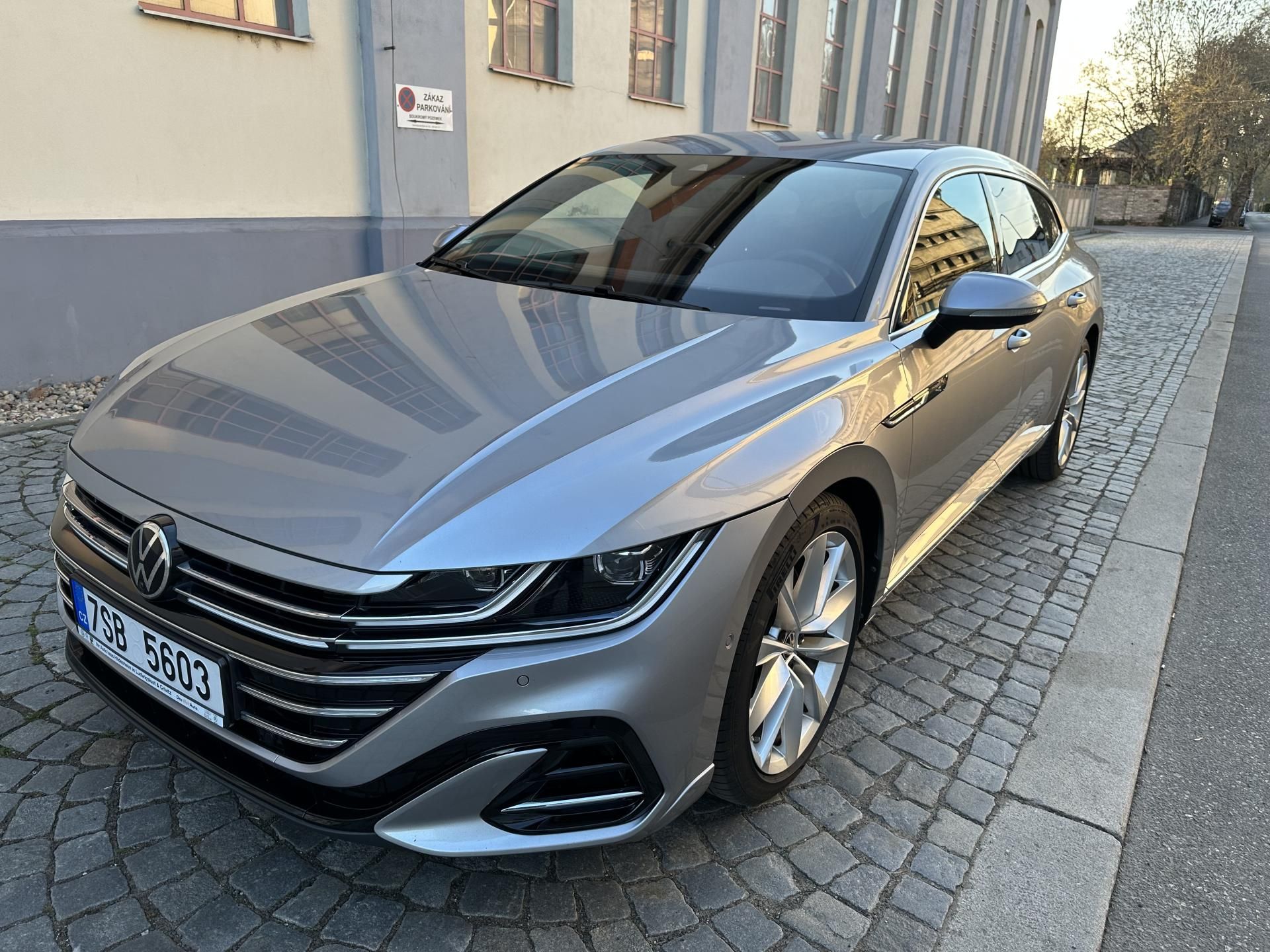 Volkswagen Arteon, 2,0 TSI 206 KW R Line - fotka 2