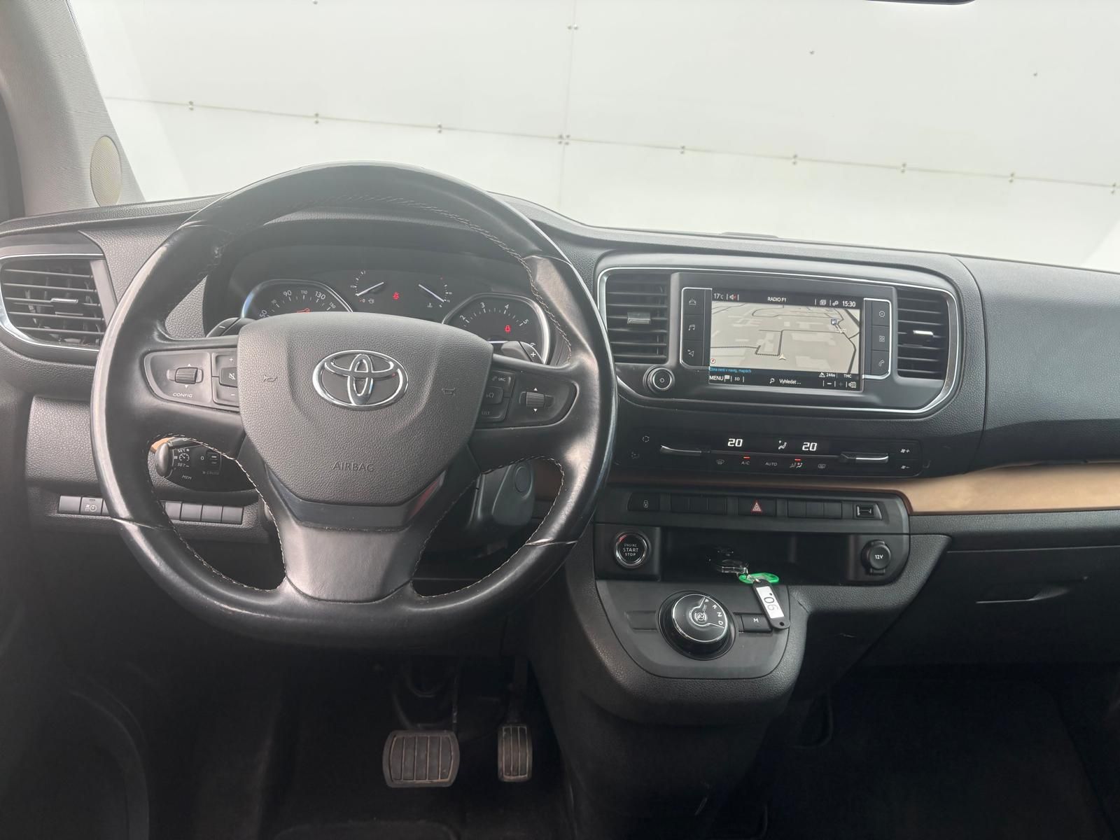 Toyota Proace Verso, 2,0 D-4D L2 AT - fotka 5