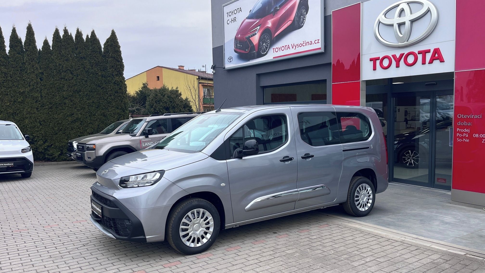Toyota Proace City Verso, L2 1,2i 110PS Business 7 MÍST - fotka 2