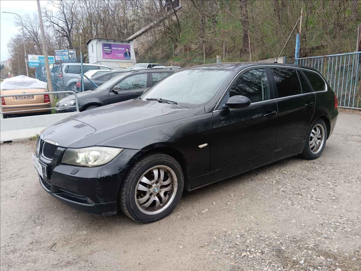 BMW Řada 3, 2,5 i - fotka 4