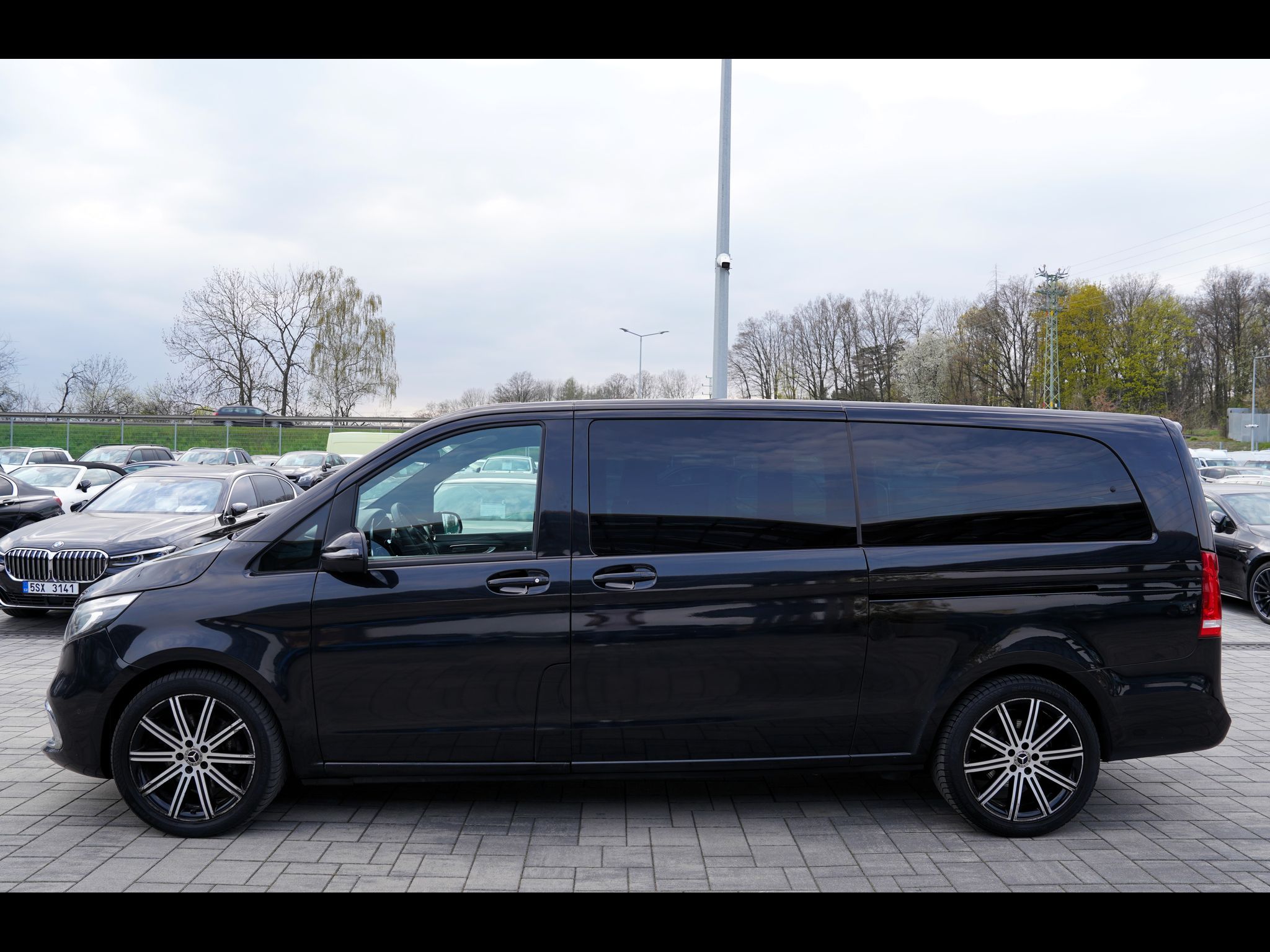 Mercedes-Benz Třídy V, V300d XL/Burm/ČR/8 míst/176 KW - fotka 3