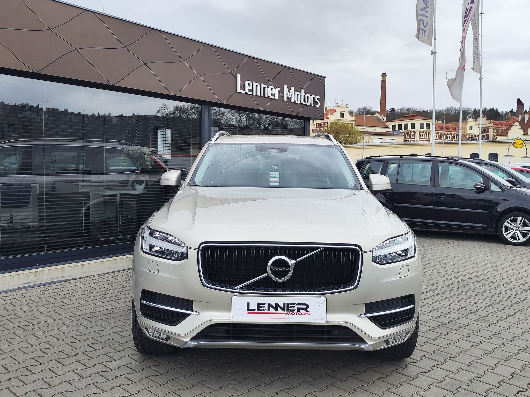 Volvo XC90, 2.0 T6/235kW Momentum AWD - fotka 2
