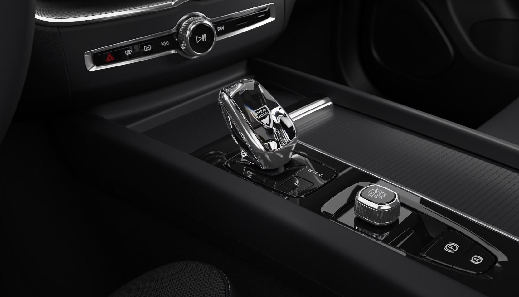Volvo XC60, T6 AWD RECHARGE DARK PLUS AUT - fotka 4