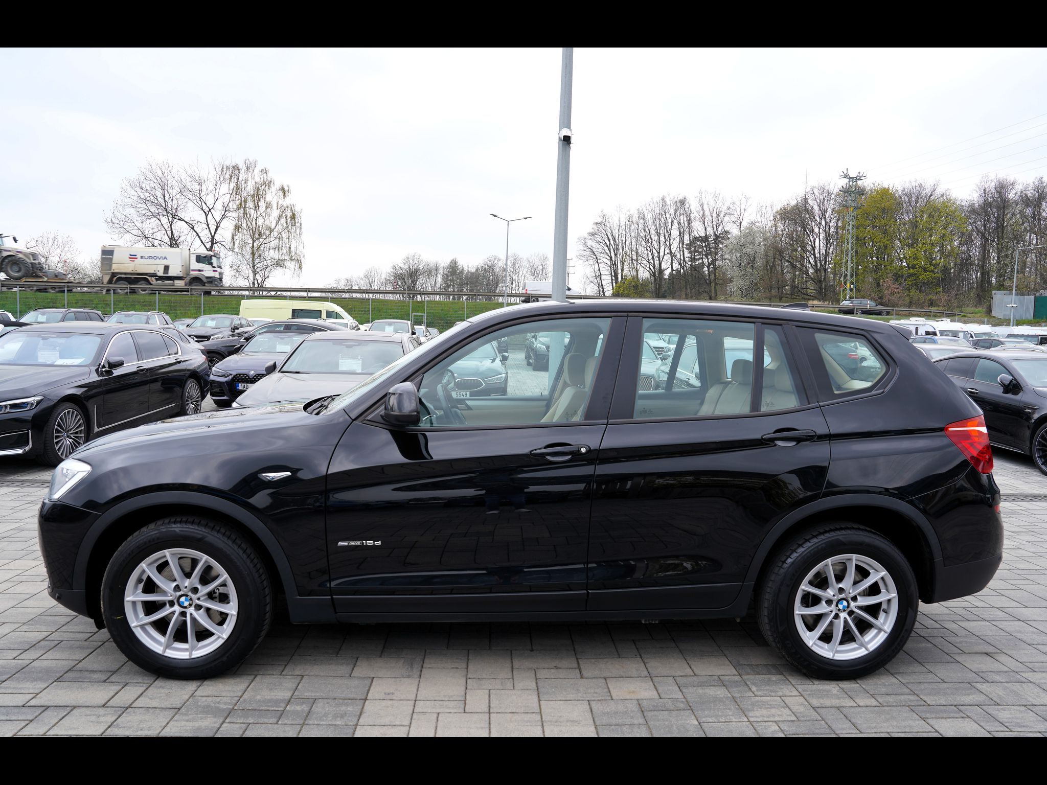 BMW X3, 2.0d sDrive/AT/150 PS/šíbr - fotka 3