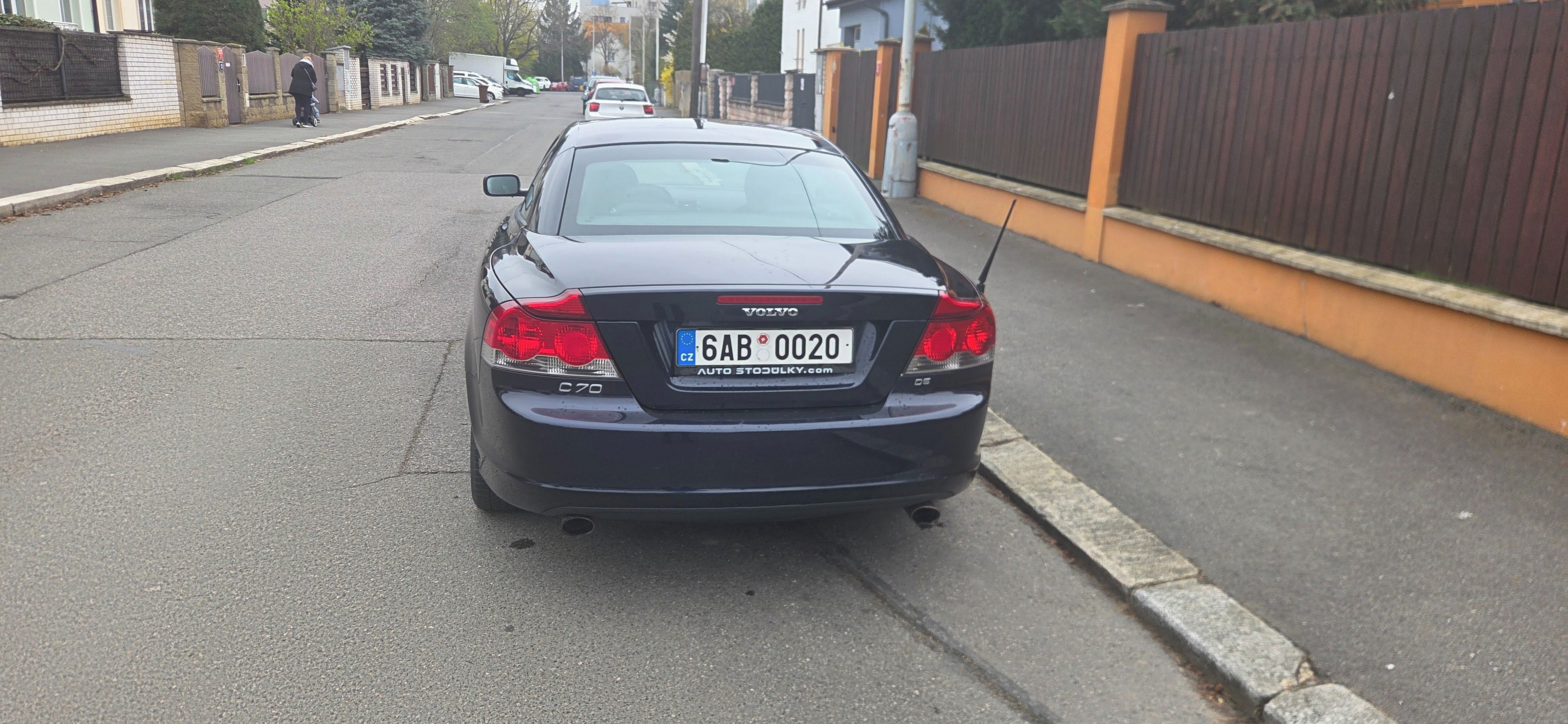 Volvo C70, 2,4 D - fotka 4