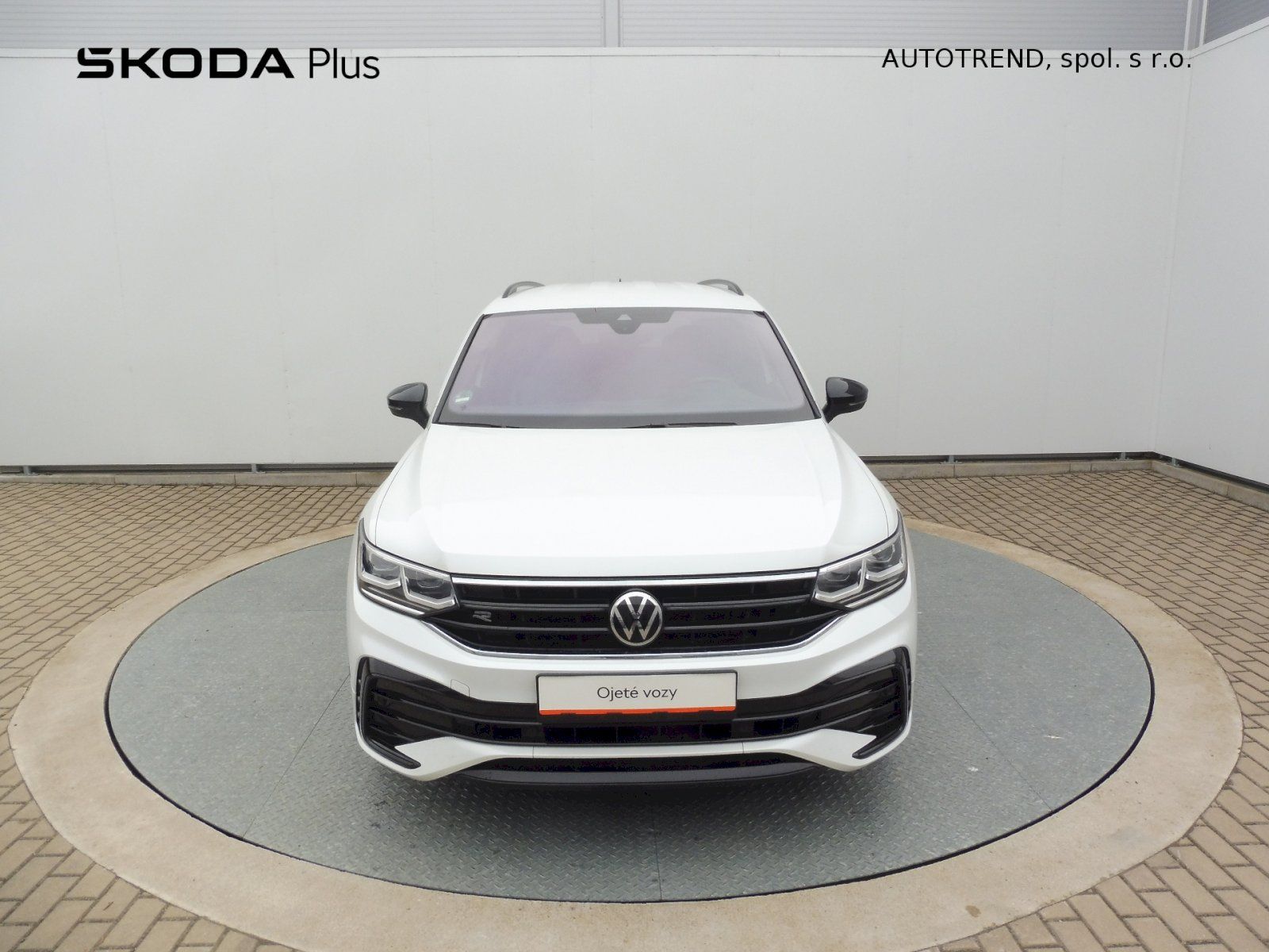 Volkswagen Tiguan, R-Line 2,0 TSI 140kW DSG 4MOTI - fotka 4