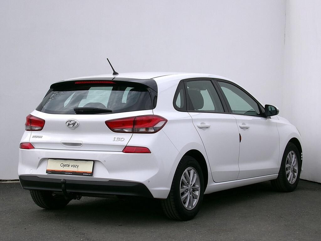 Hyundai i30, Comfort 1.4 MPI 73 kW - fotka 2