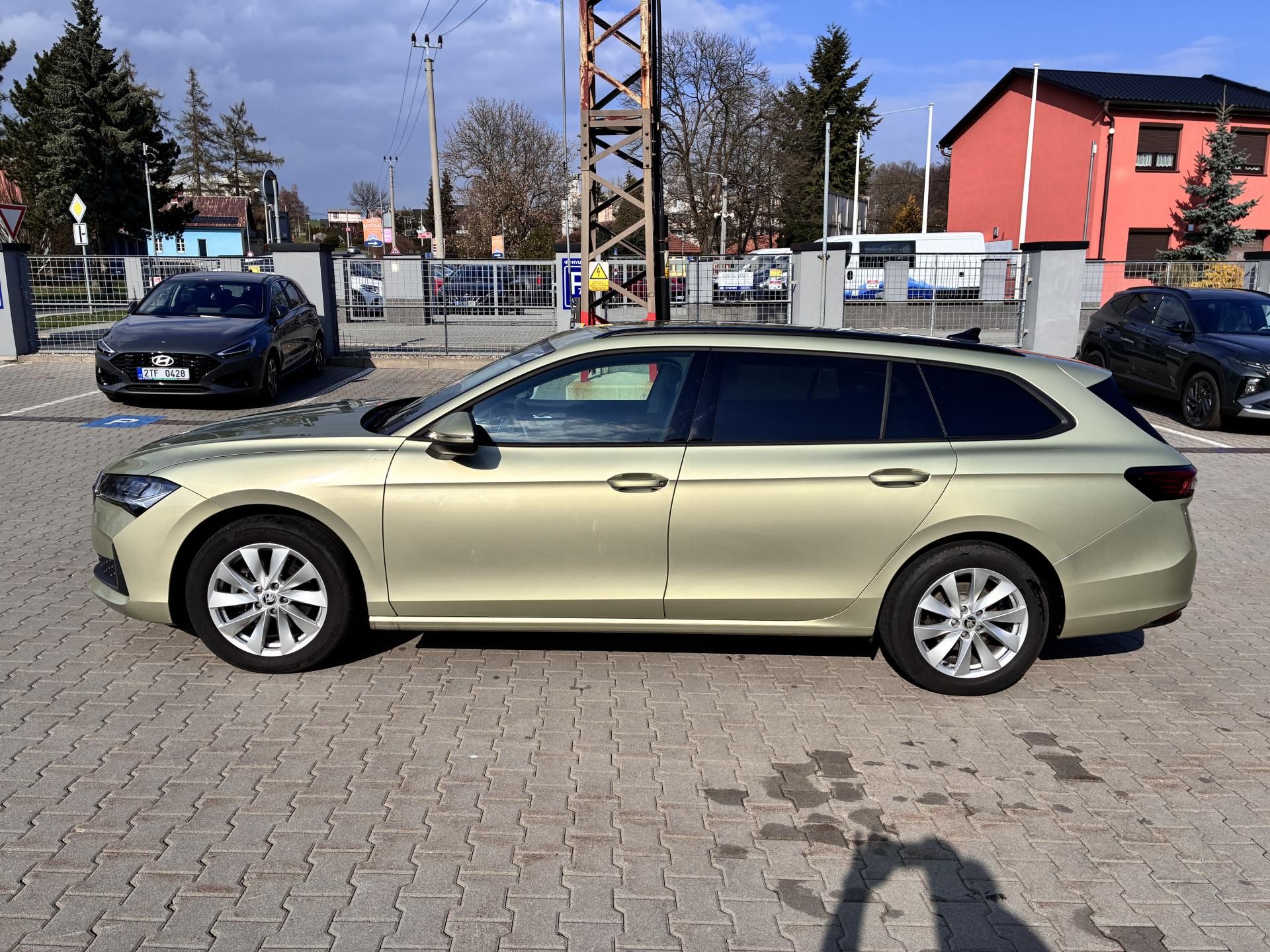 Škoda Superb, 110KW,SELECTION,DSG,TAŽNÉ,1.MA - fotka 4