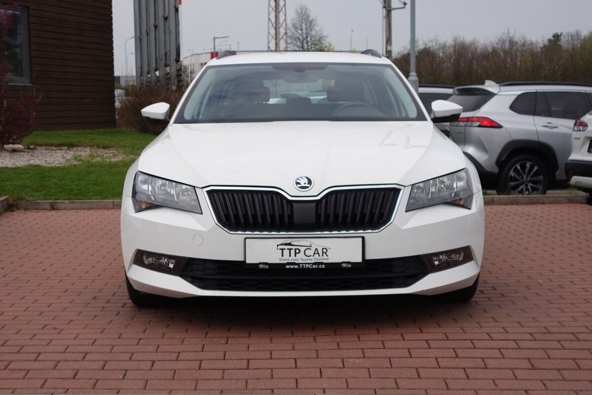 Škoda Superb, 1.4 TSI 110kW Active Combi DSG - fotka 2