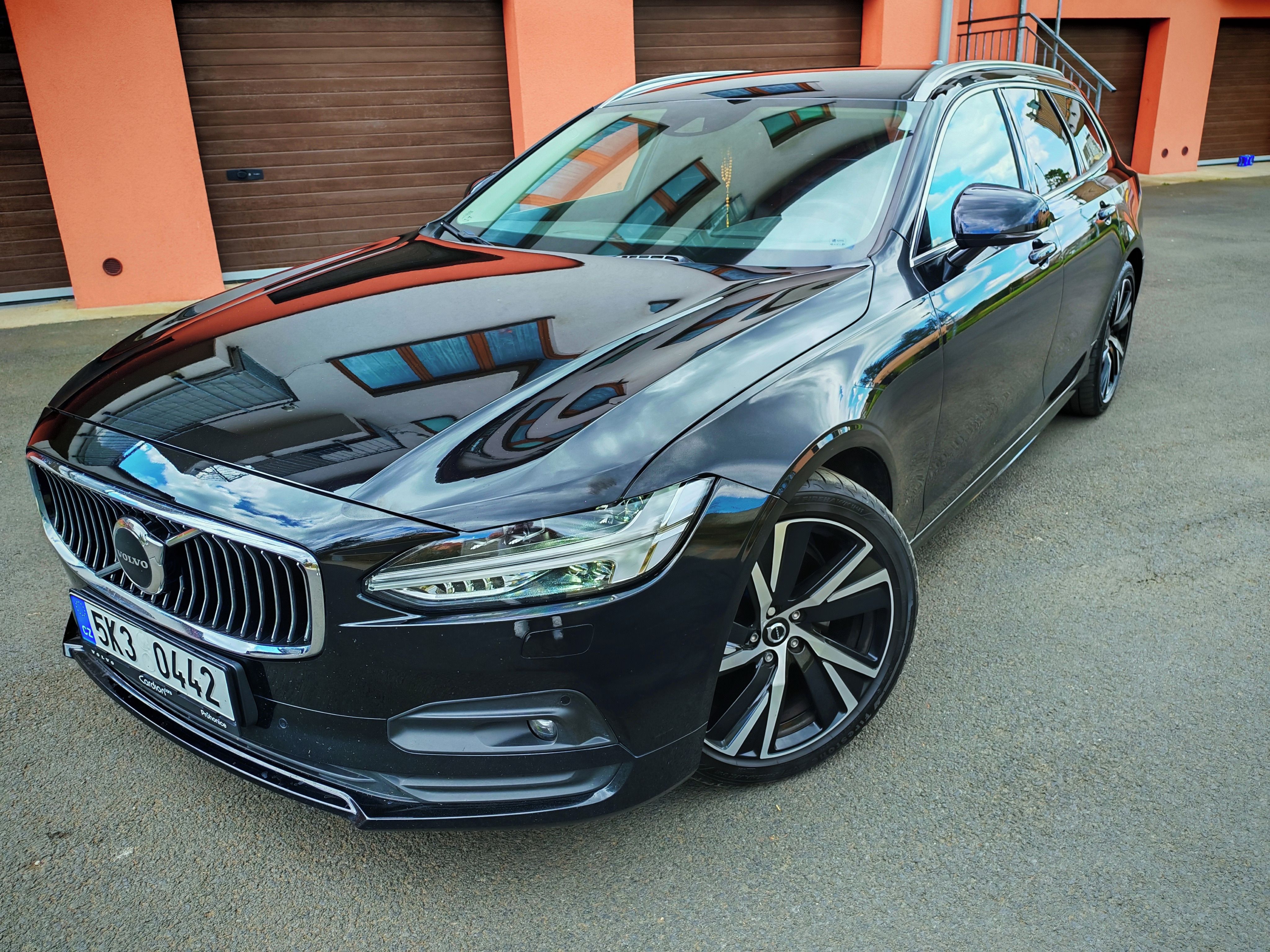 Volvo V90, B4 1.MAJITEL ČR WEBASTO - fotka 2