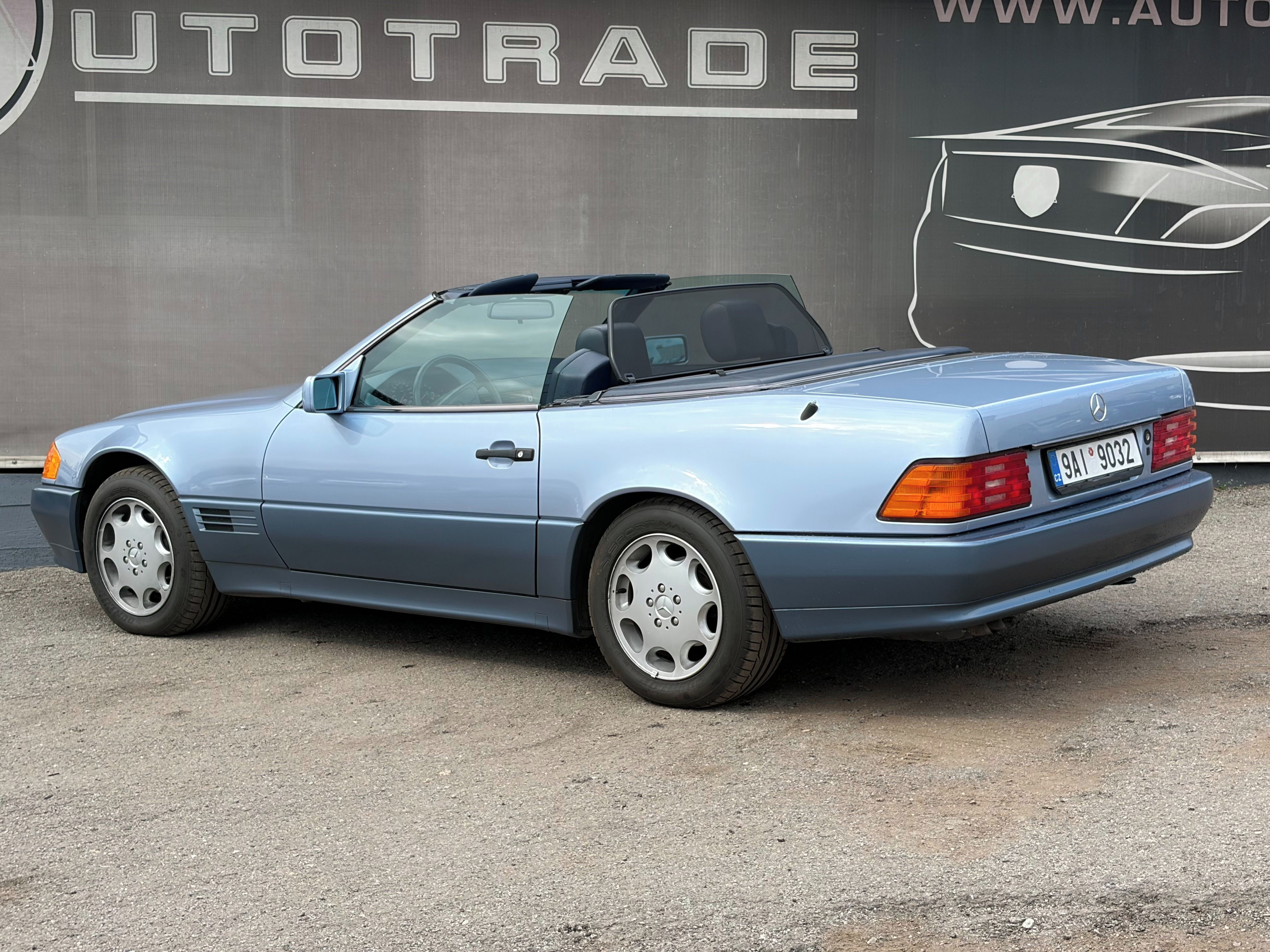 Mercedes-Benz SL, 500 240kW, V8 CABRIOLET - fotka 6