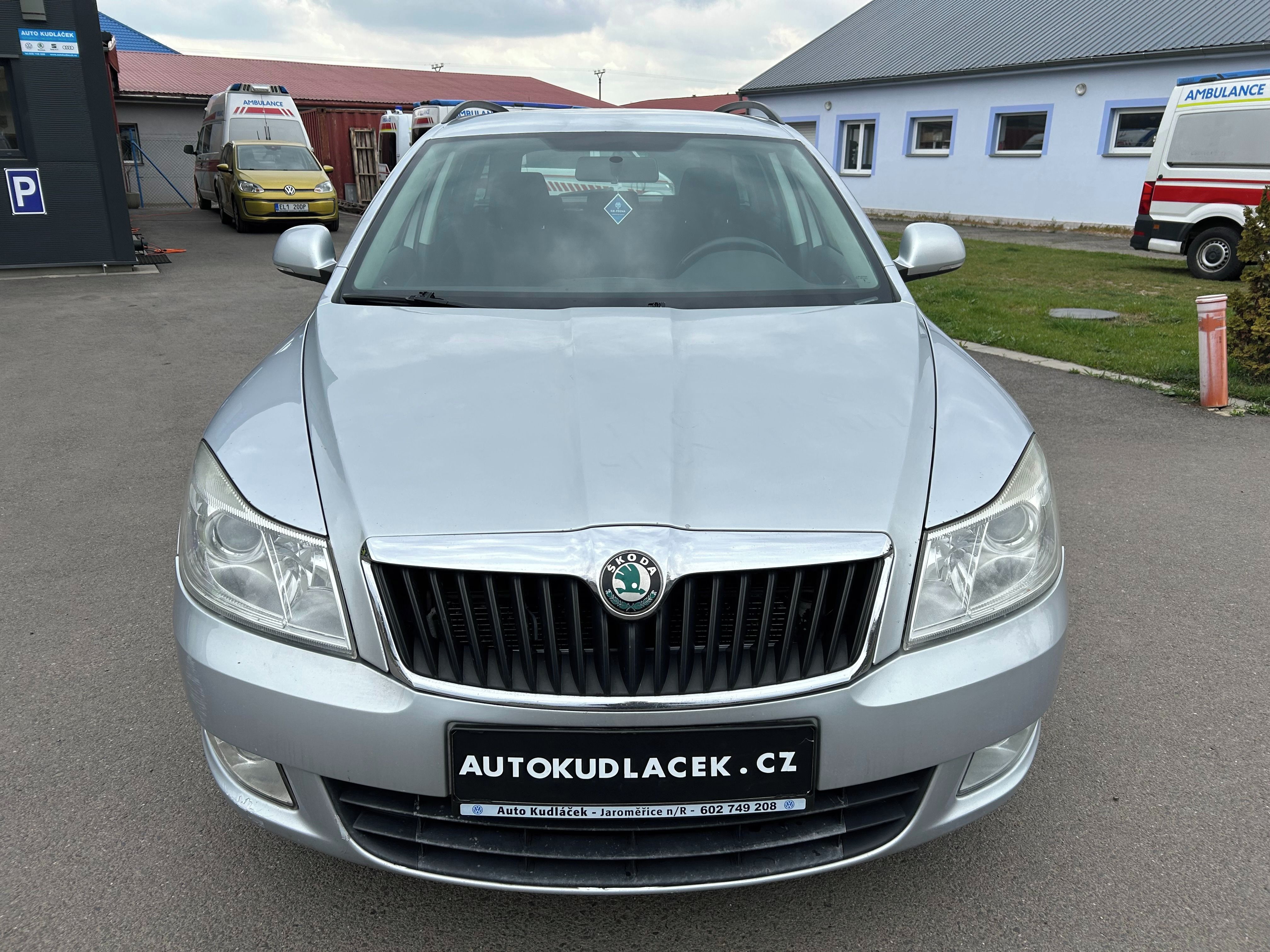 Škoda Octavia, 2 - 1.6 TDI Kombi - fotka 2