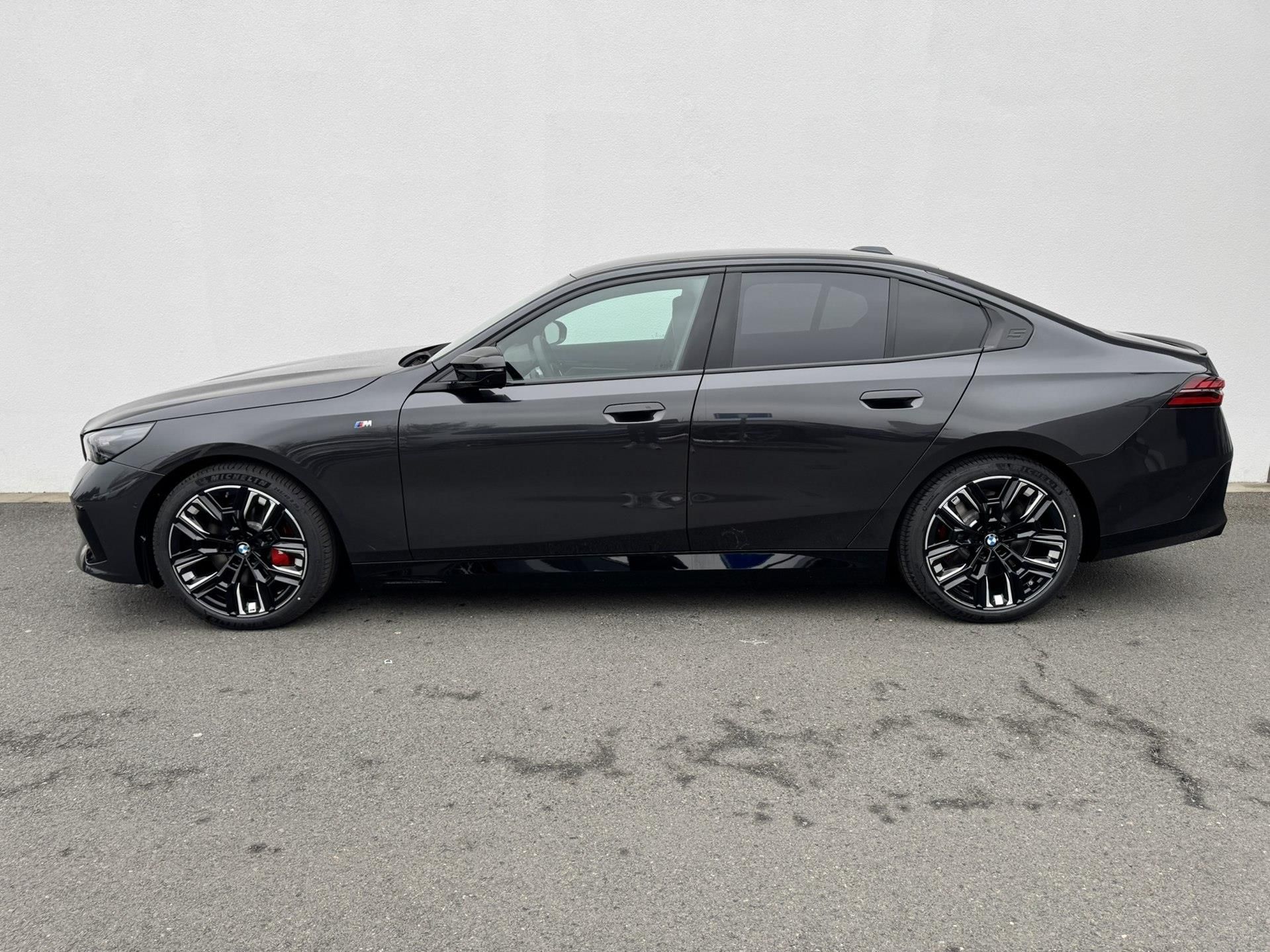 BMW i5, i5 M60 xDrive Sedan - fotka 3