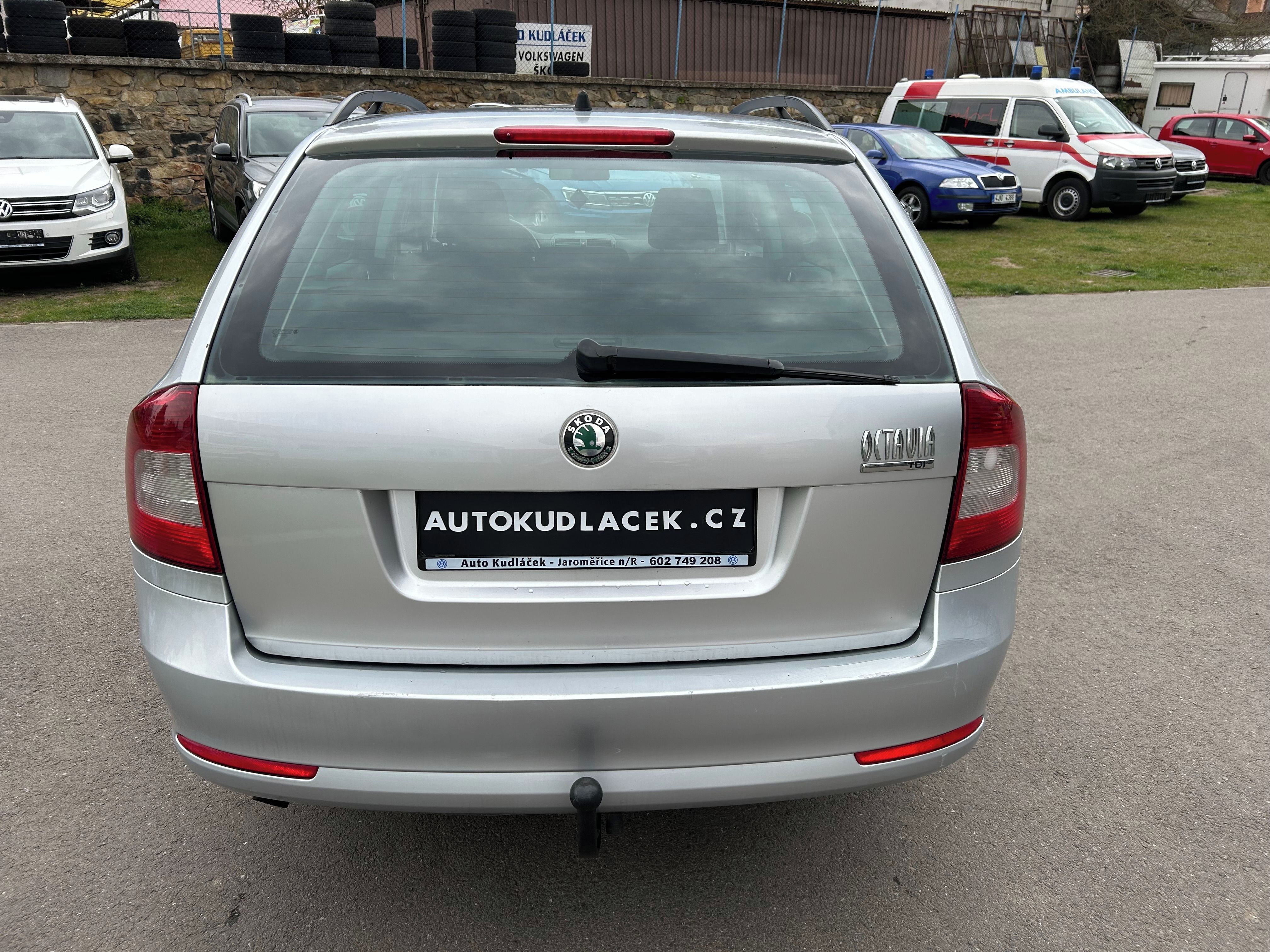 Škoda Octavia, 2 - 1.6 TDI Kombi - fotka 6