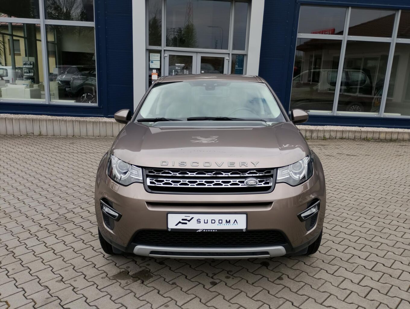 Land Rover Discovery Sport, 2.0 TD4 HSE AWD AUT - fotka 2