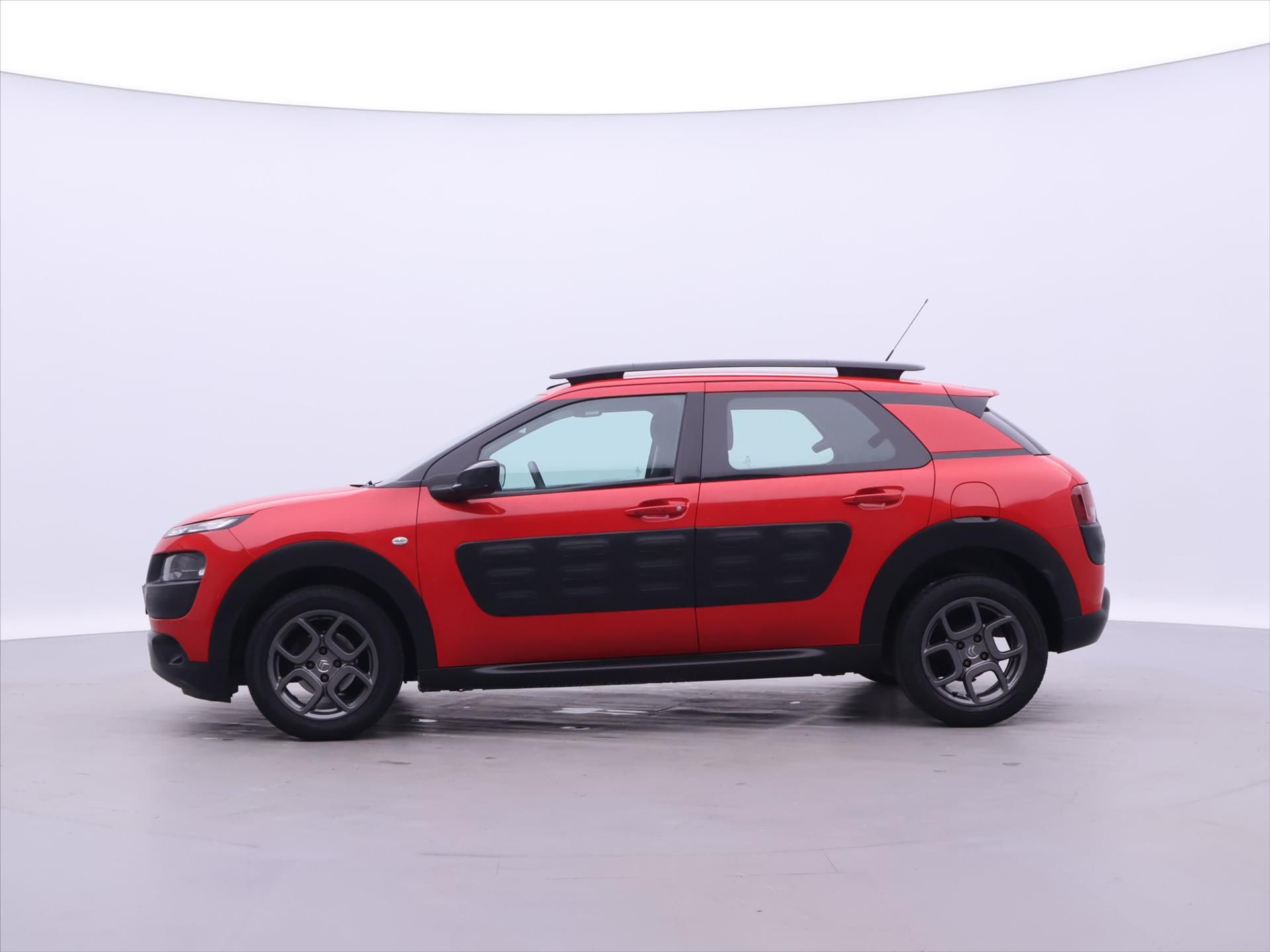 Citroën C4 Cactus, 1,2 PureTech Feell CZ - fotka 4