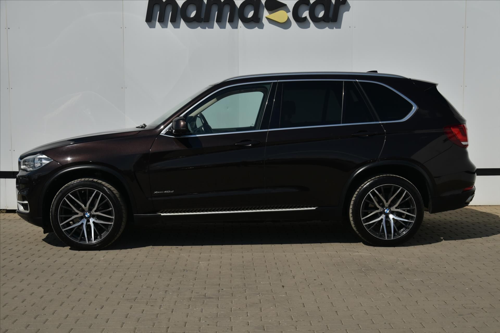 BMW X5, xDrive 40d 230kW PANORAMA - fotka 4