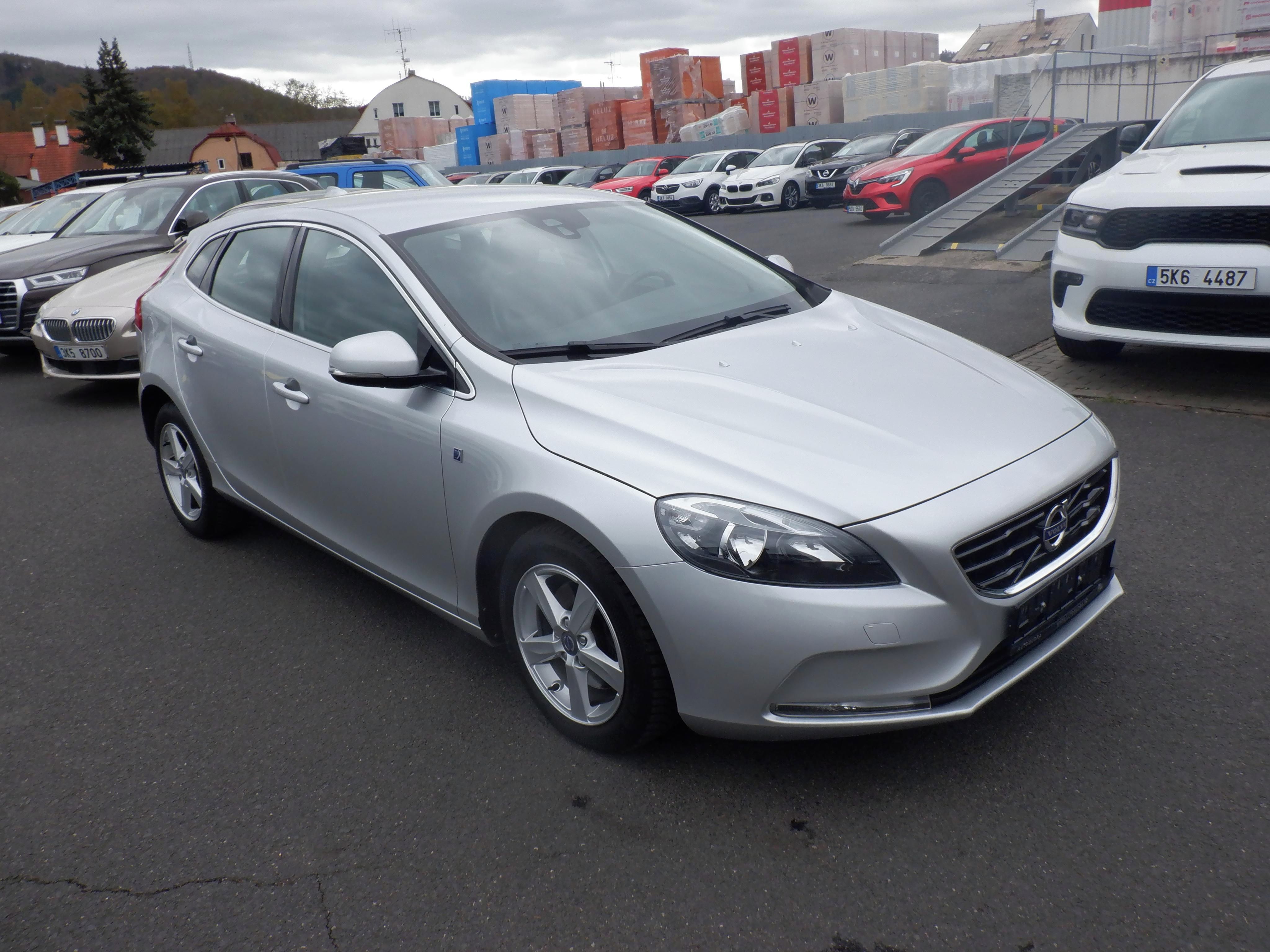 Volvo V40, 2.0 D D2 88kW Ocean Race - fotka 3