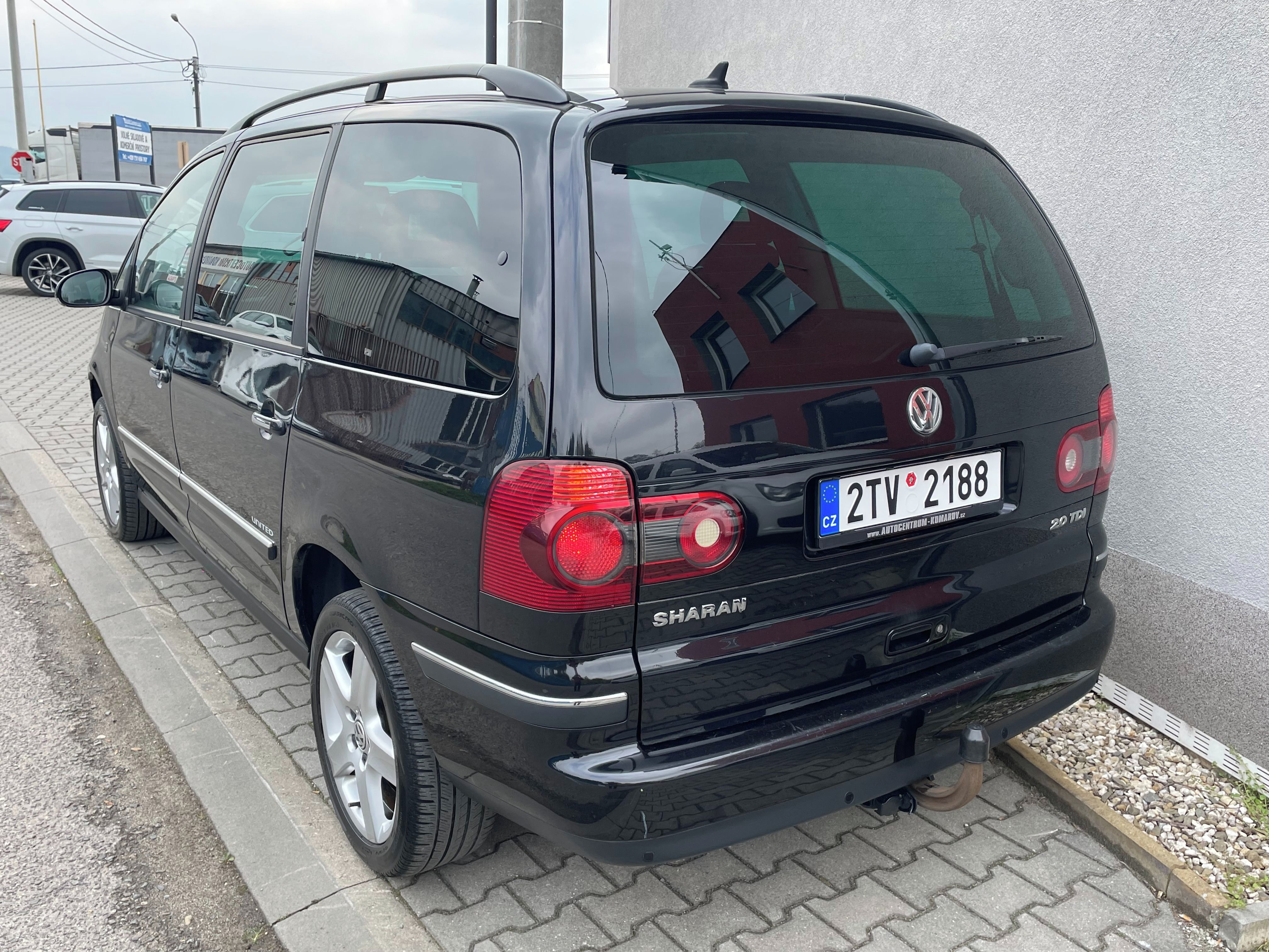 Volkswagen Sharan, 2.0 TDI United Serv.kniha - fotka 4