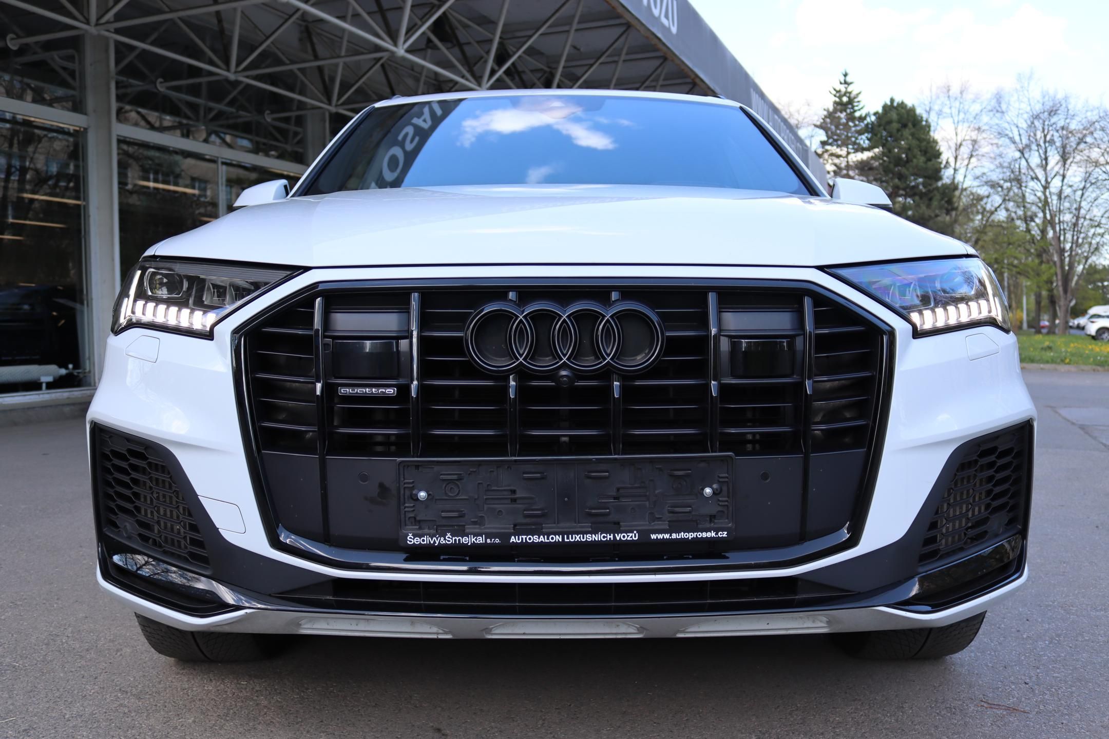 Audi Q7, 55TFSI V6 QUATTRO S-LINE 250kW - fotka 3