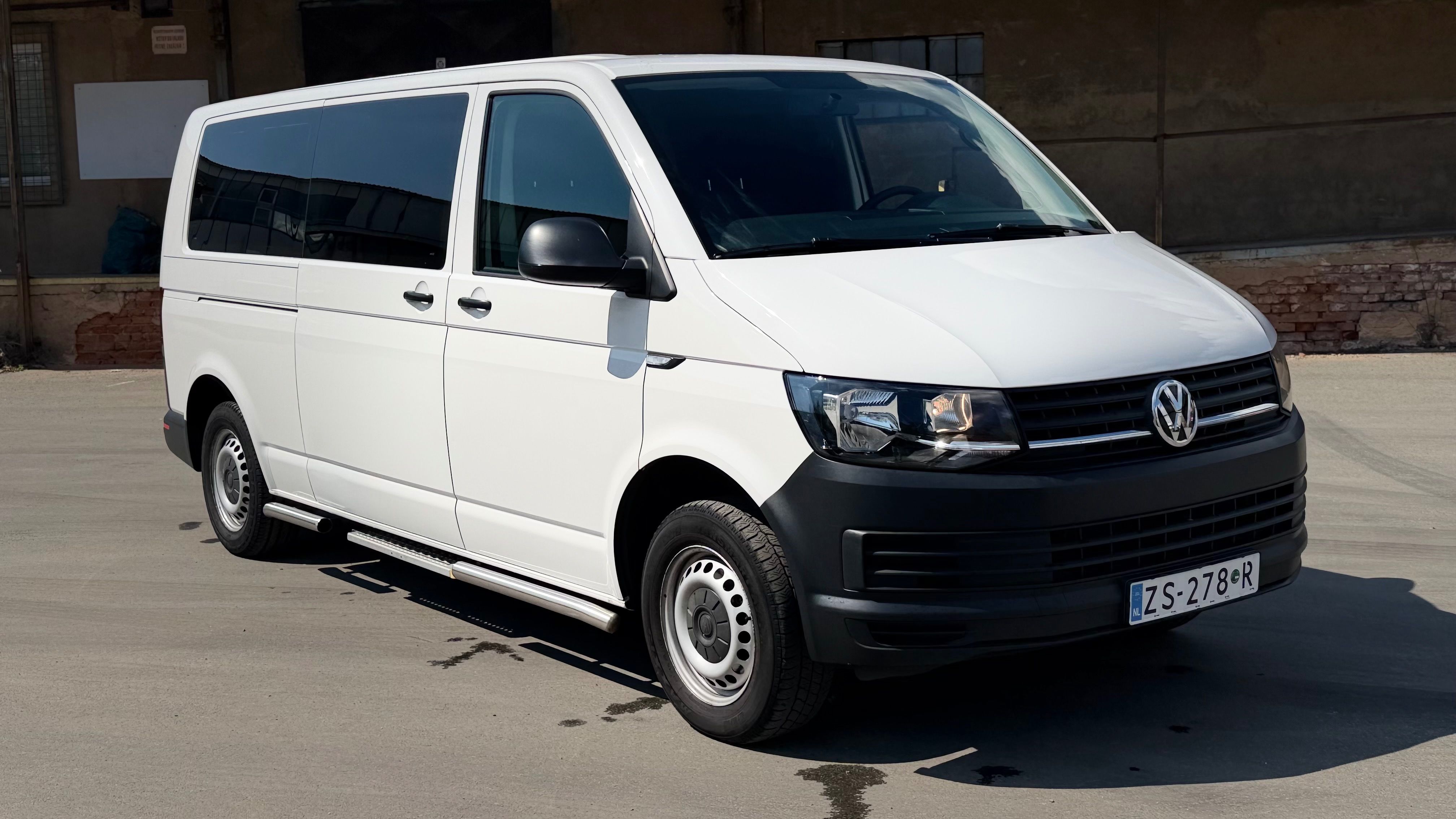 Volkswagen Transporter, 2.0TDI DSG  110KW 9 míst Long - fotka 2