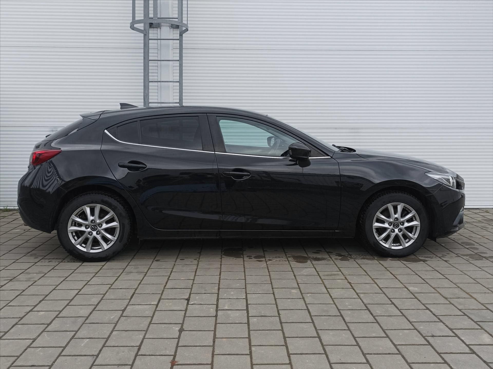 Mazda 3, 1,5 Skyactiv-D 105k 4x2 6MAN - fotka 3