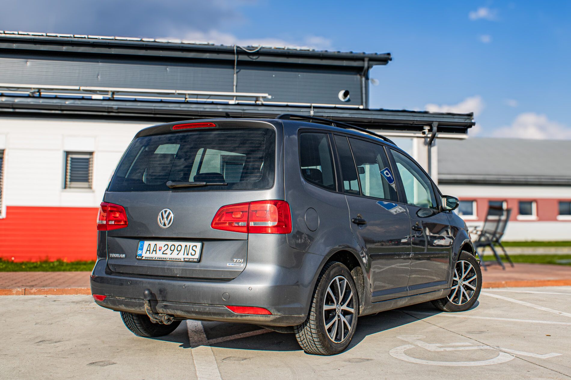 Volkswagen Touran - fotka 5