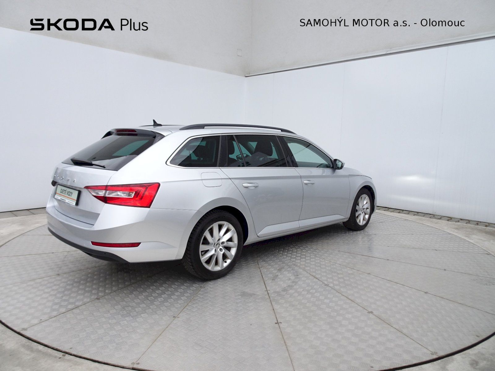 Škoda Superb, Combi 2.0TDI DSG Ambition Plus - fotka 2