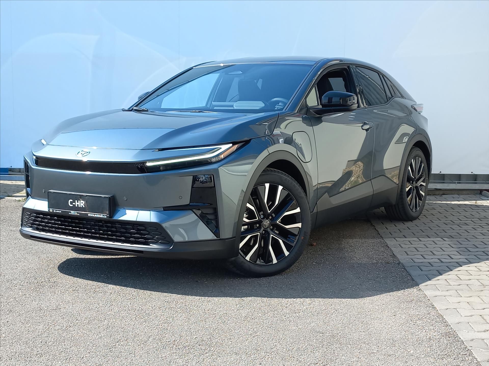 Toyota C-HR, BEV 224k  AT  + Style Dynamic