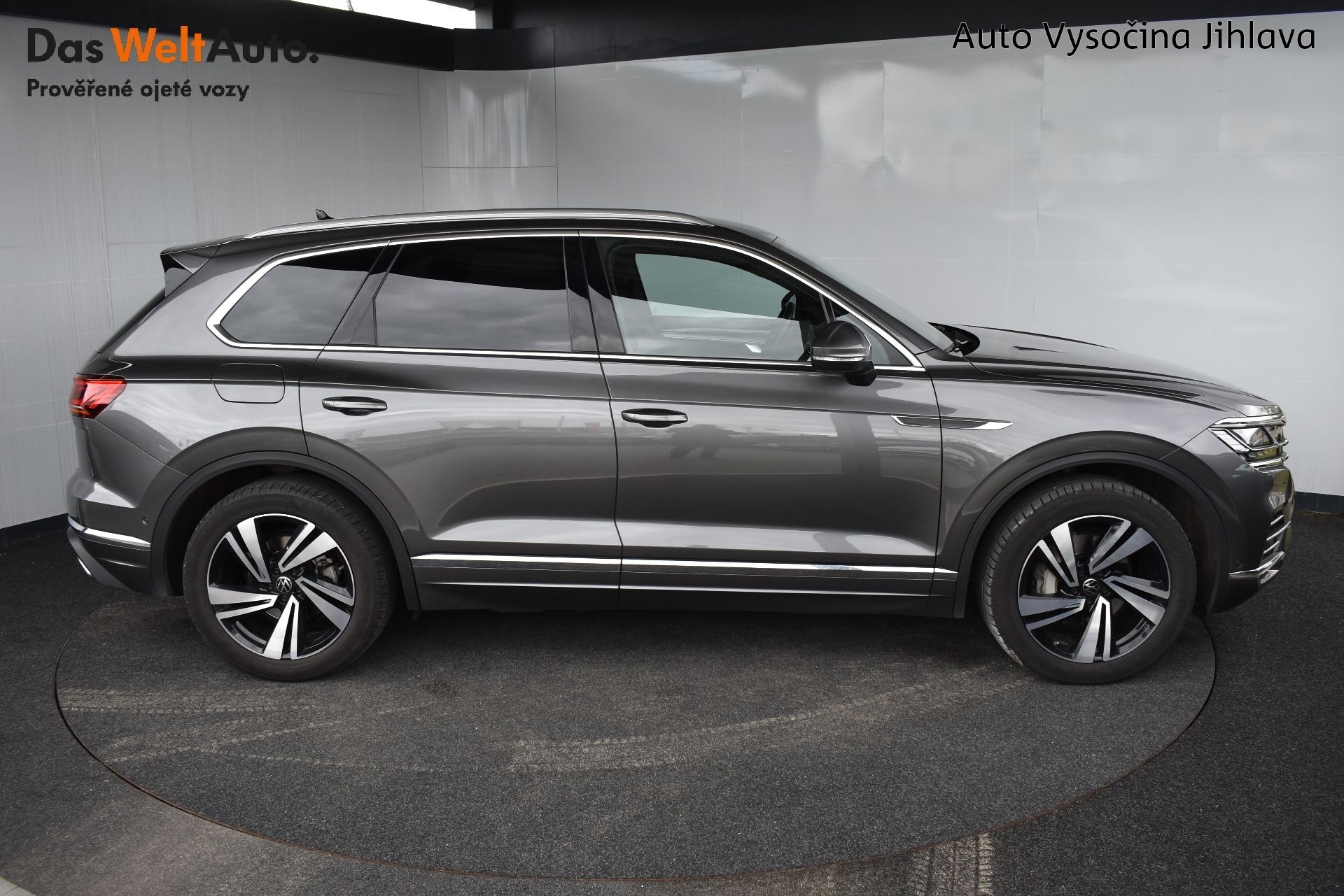Volkswagen Touareg, 3.0TDI 210kW 4Motion, LED Matr - fotka 6