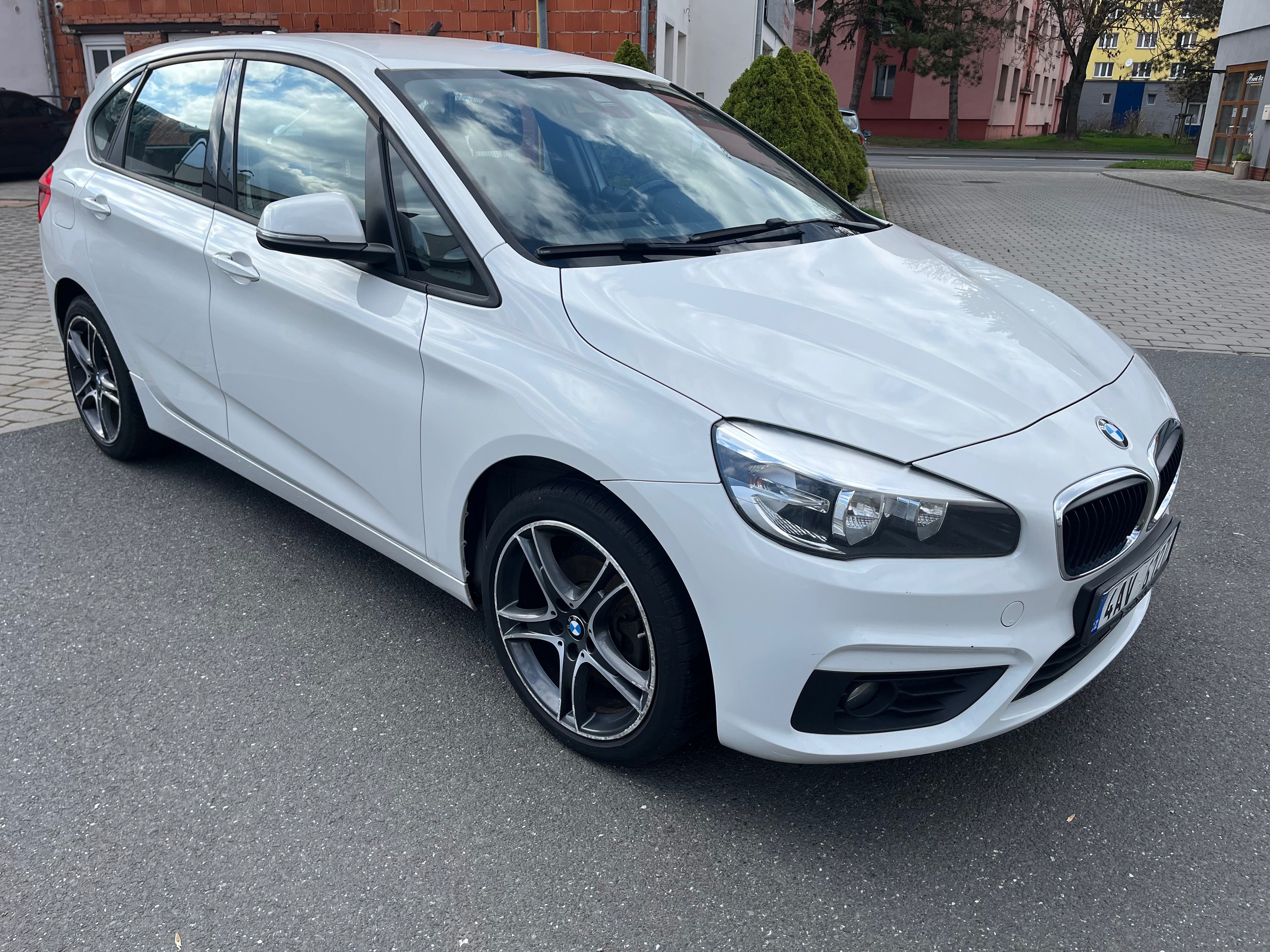 BMW Řada 2, 218d Active Tourer - fotka 3