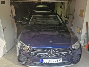Mercedes E300d - jako nový