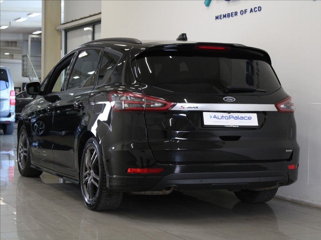 Ford S-MAX, 2,5 HEV 140kW ST-Line 1.maj.ČR - fotka 3