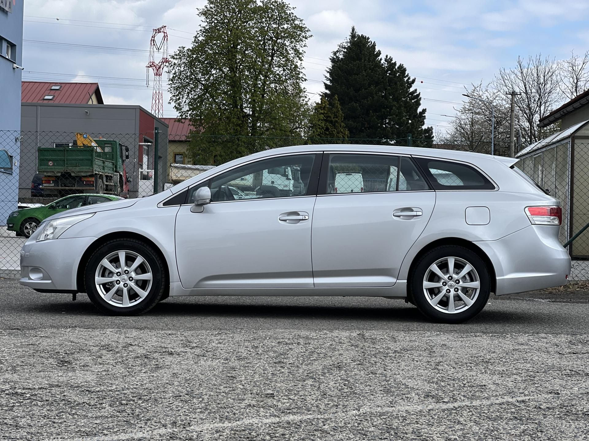 Toyota Avensis, SOL 1.8 Valvematic NAVI KLIMA - fotka 4