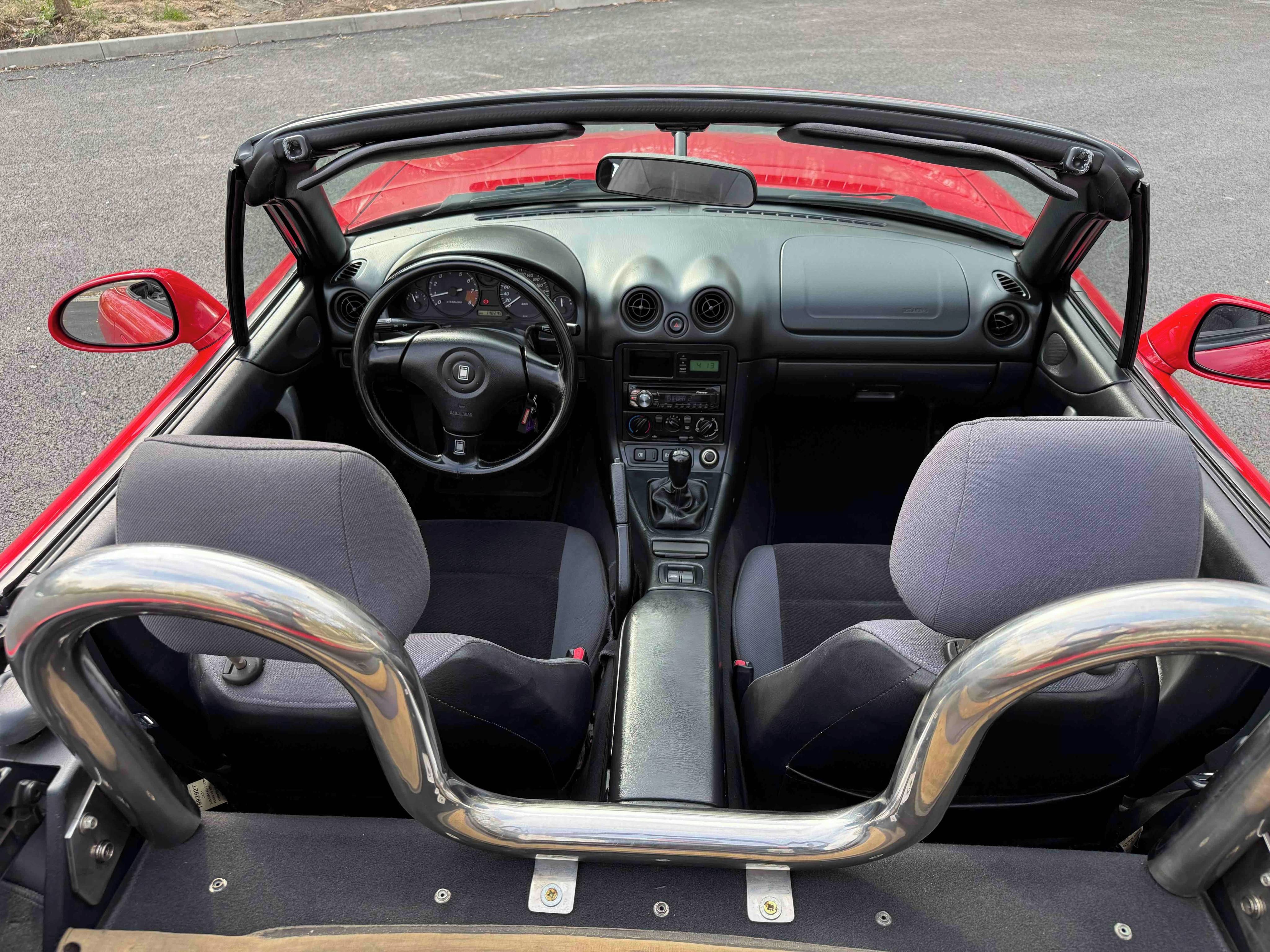 Mazda MX-5, 1.6 81kW po kompletní renovaci - fotka 6