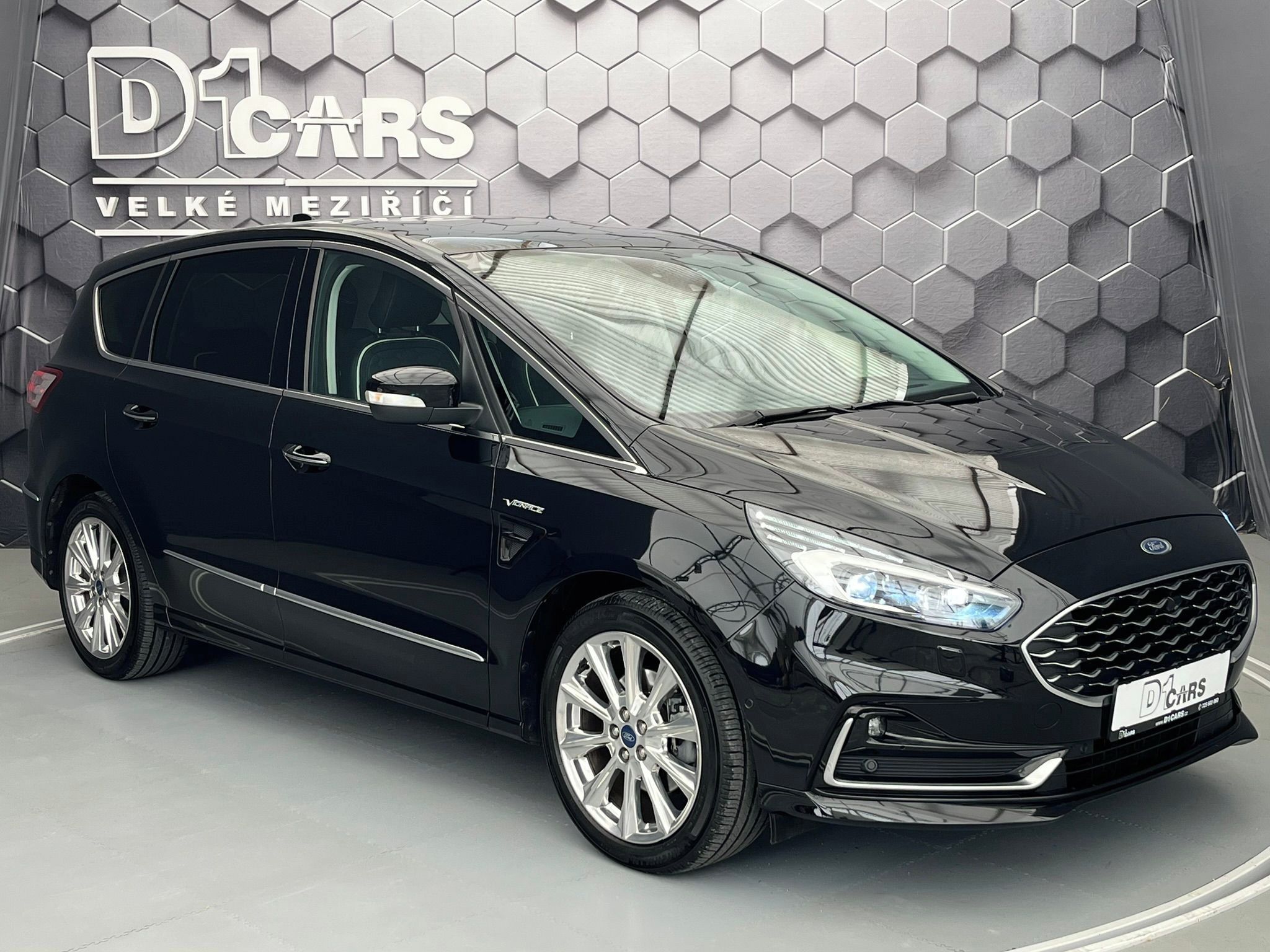 Ford S-MAX, 2,5 FHEV Vignale 140KW  7 míst - fotka 6