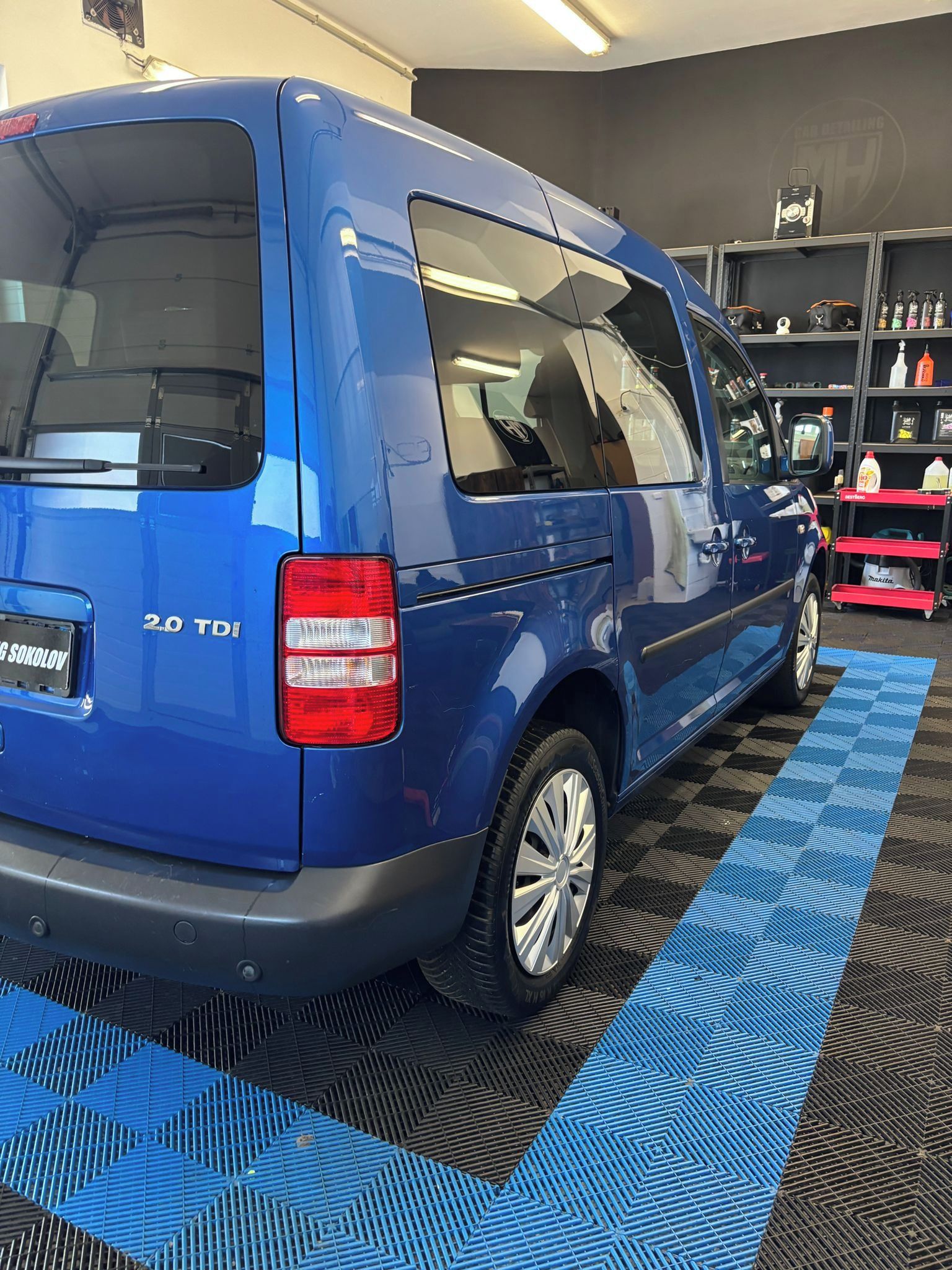 Volkswagen Caddy, 7 mistna plny servis záruka - fotka 6