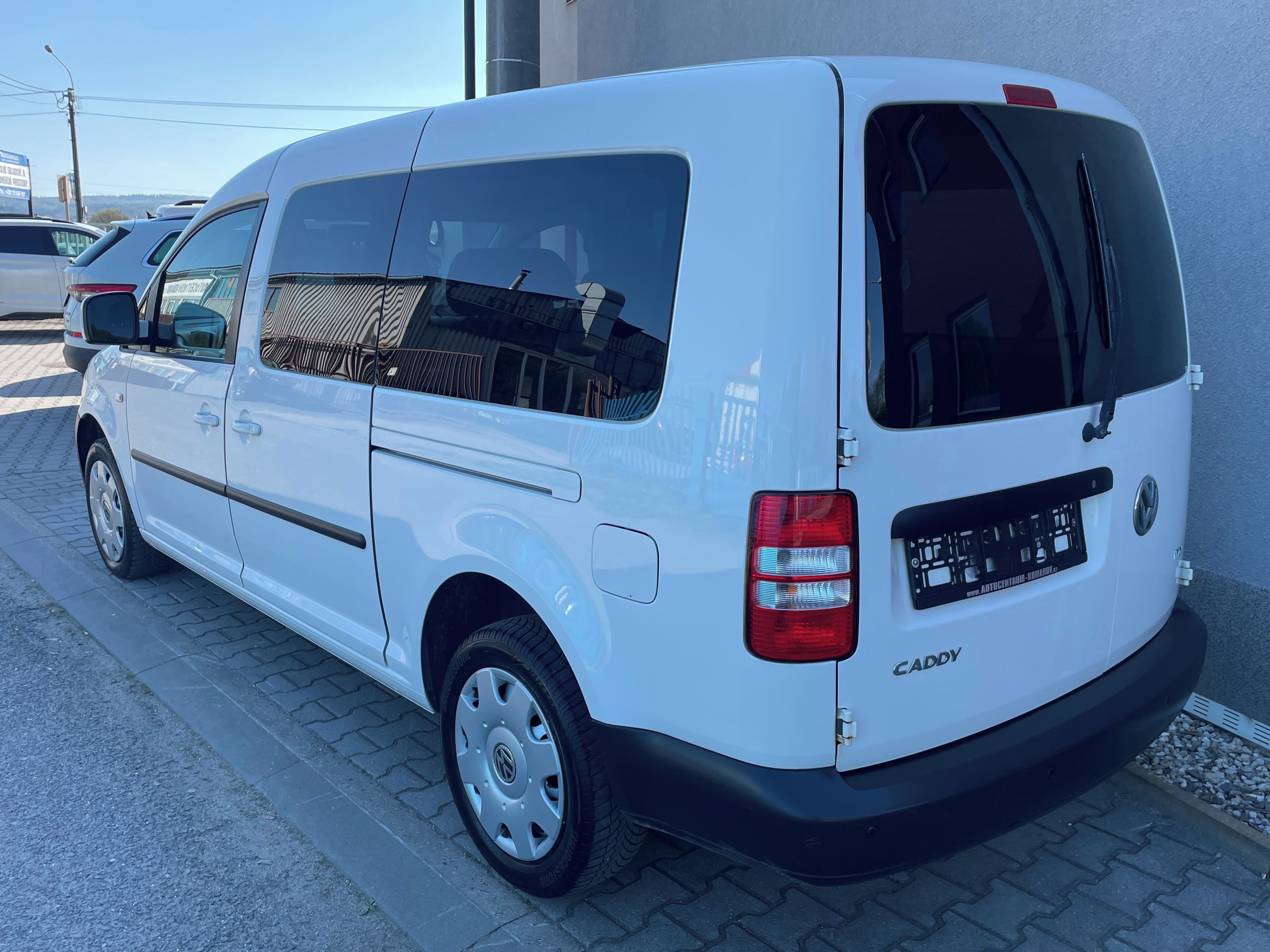 Volkswagen Caddy, MAXI 1.6 TDI 75 kW Serv.kniha - fotka 3