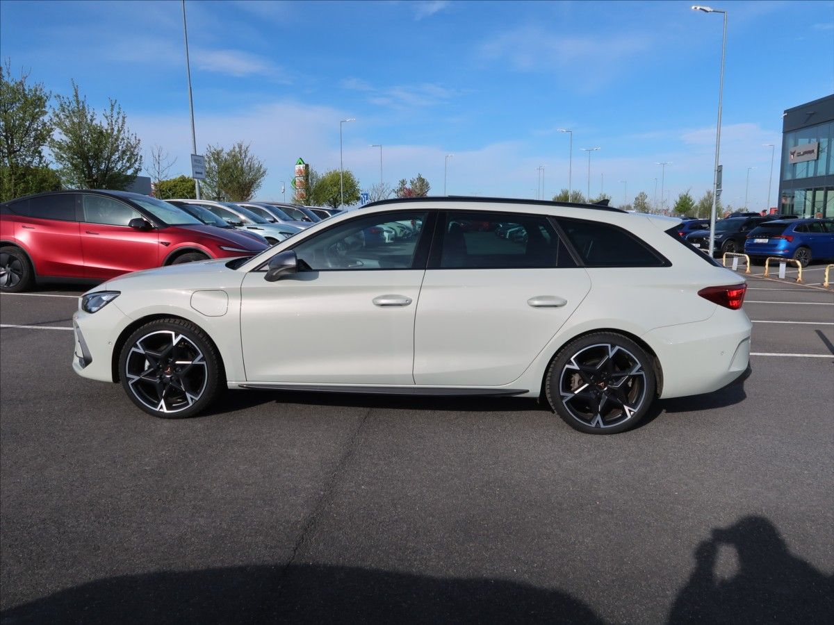 Cupra Leon, 1,5 ST SP e-HYBRID 204k DSG - fotka 3