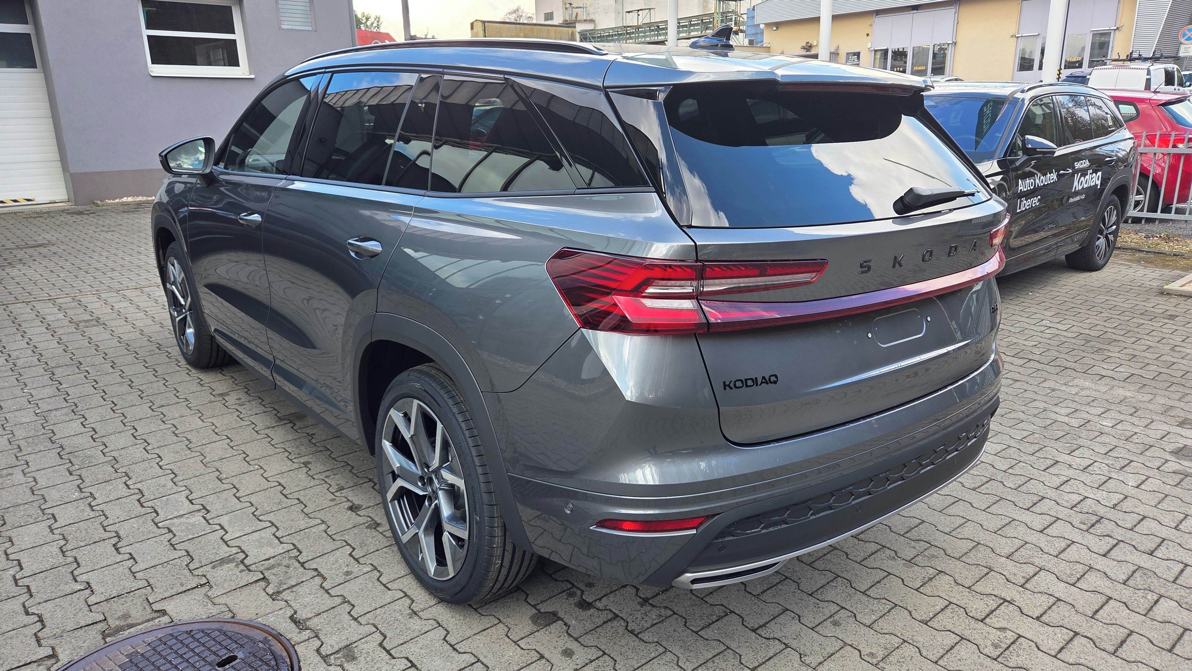 Škoda Kodiaq, Sportline TDI 142 kW DSG 4x4 - fotka 4