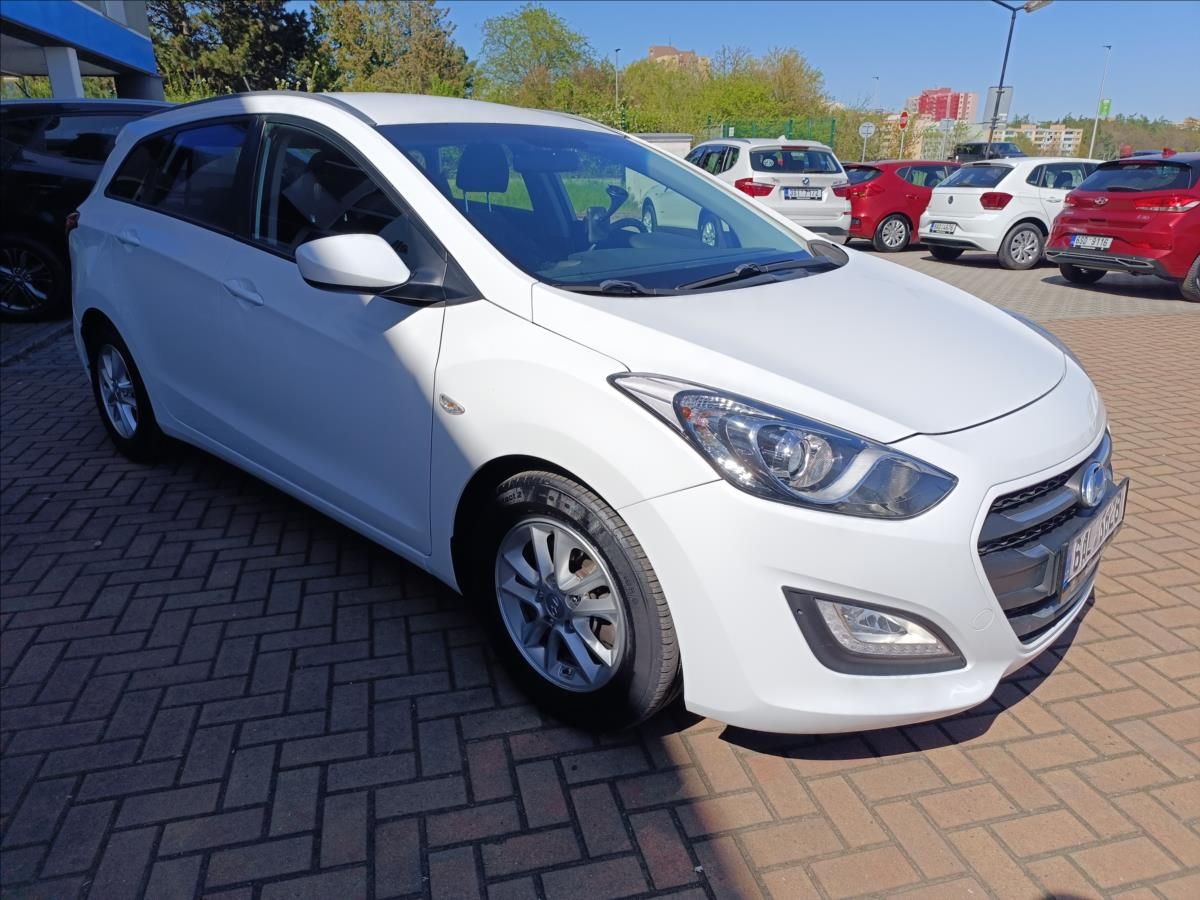 Hyundai i30, 1,6 MPi Trikolor - fotka 4