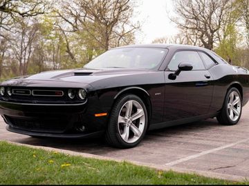 Dodge Challenger 5.7 HEMI